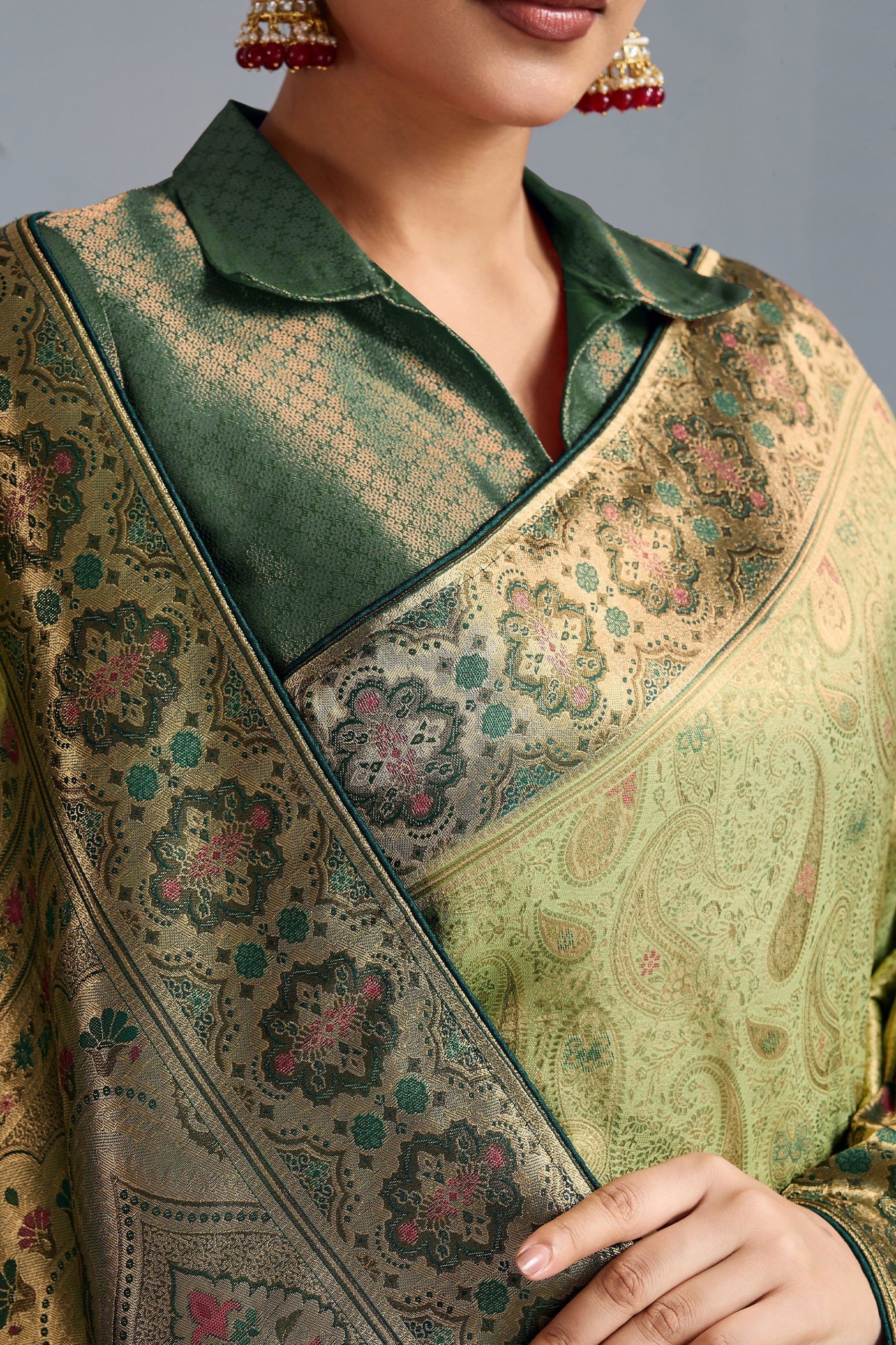Olive Green Woven Kanjivaram Silk Saree-SAR10286_2_SareeButa.com