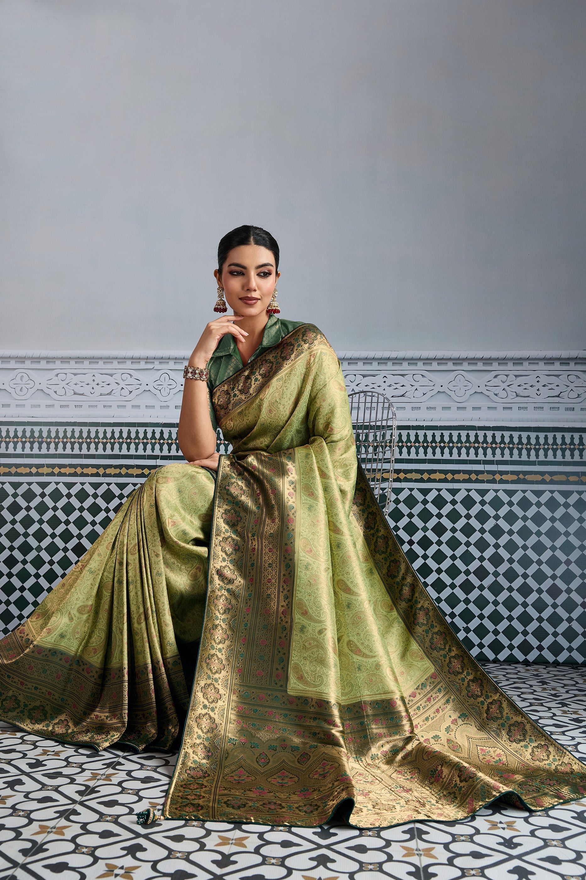 Olive Green Woven Kanjivaram Silk Saree-SAR10286_3_SareeButa.com