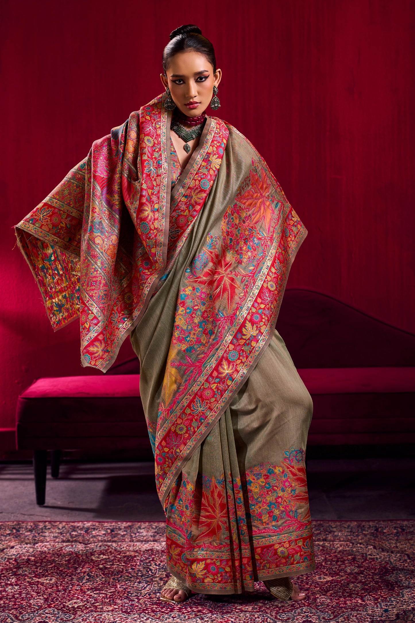 Oyester Grey Woven Kashmiri Jamewar Modal Silk Saree-SAR12357_3_SareeButa.com