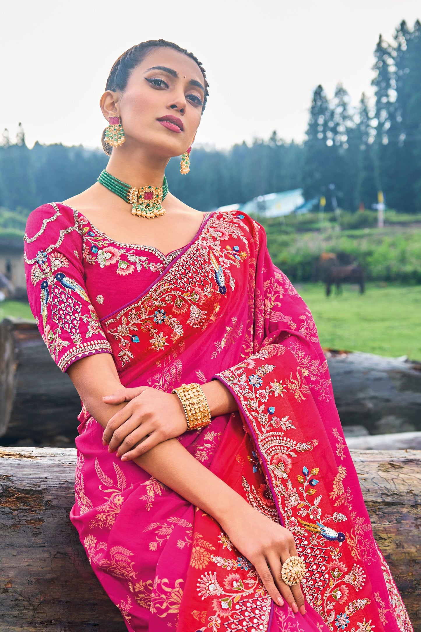 pink-embroidered-banarasi-silk-saree-zb130870_2_SareeButa.com