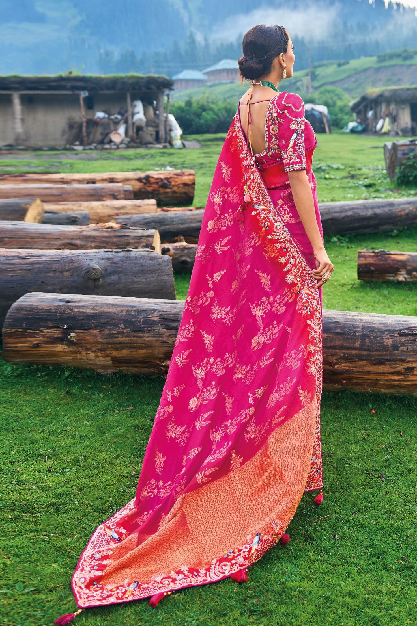 pink-embroidered-banarasi-silk-saree-zb130870_3_SareeButa.com