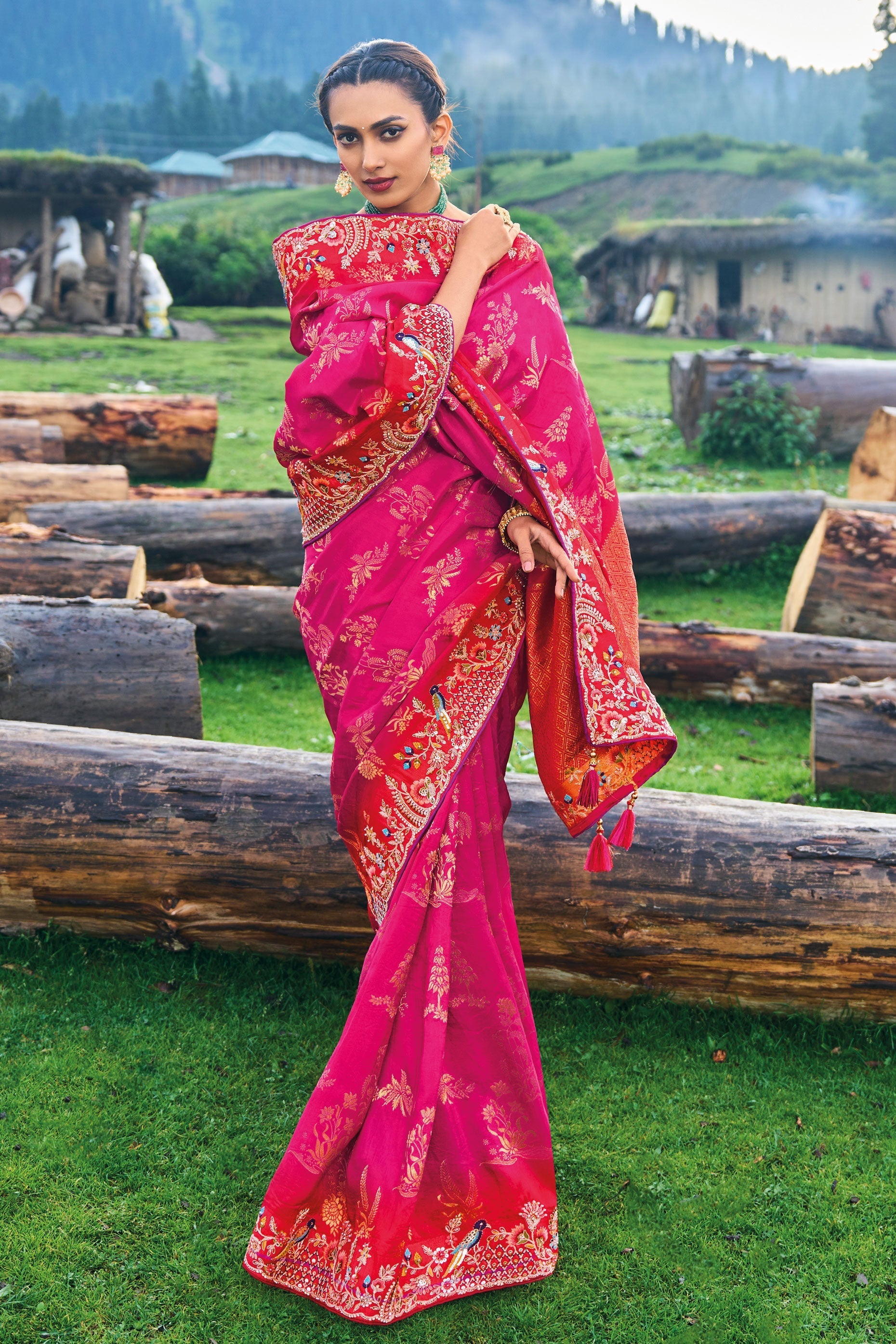 pink-embroidered-banarasi-silk-saree-zb130870_4_SareeButa.com