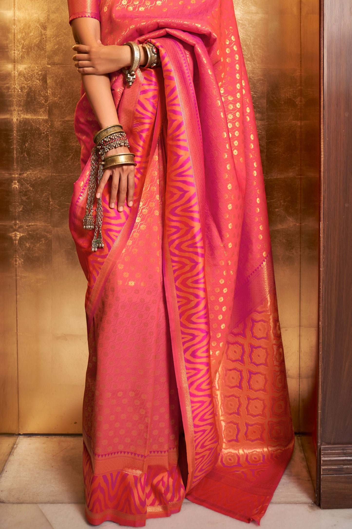 orange-pink-woven-silk-saree-zb131887_3_SareeButa.com