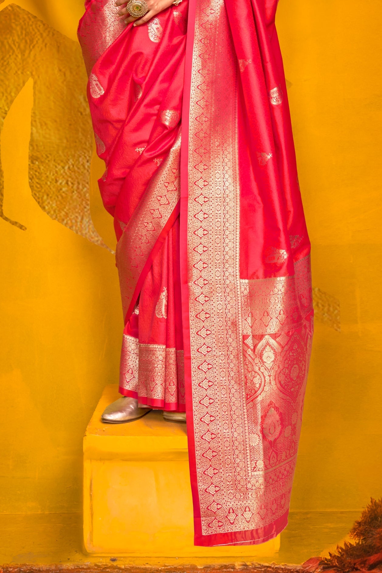 Pink 2-Tone Zari Weaving Silk Saree-ZB134061_4_SareeButa.com