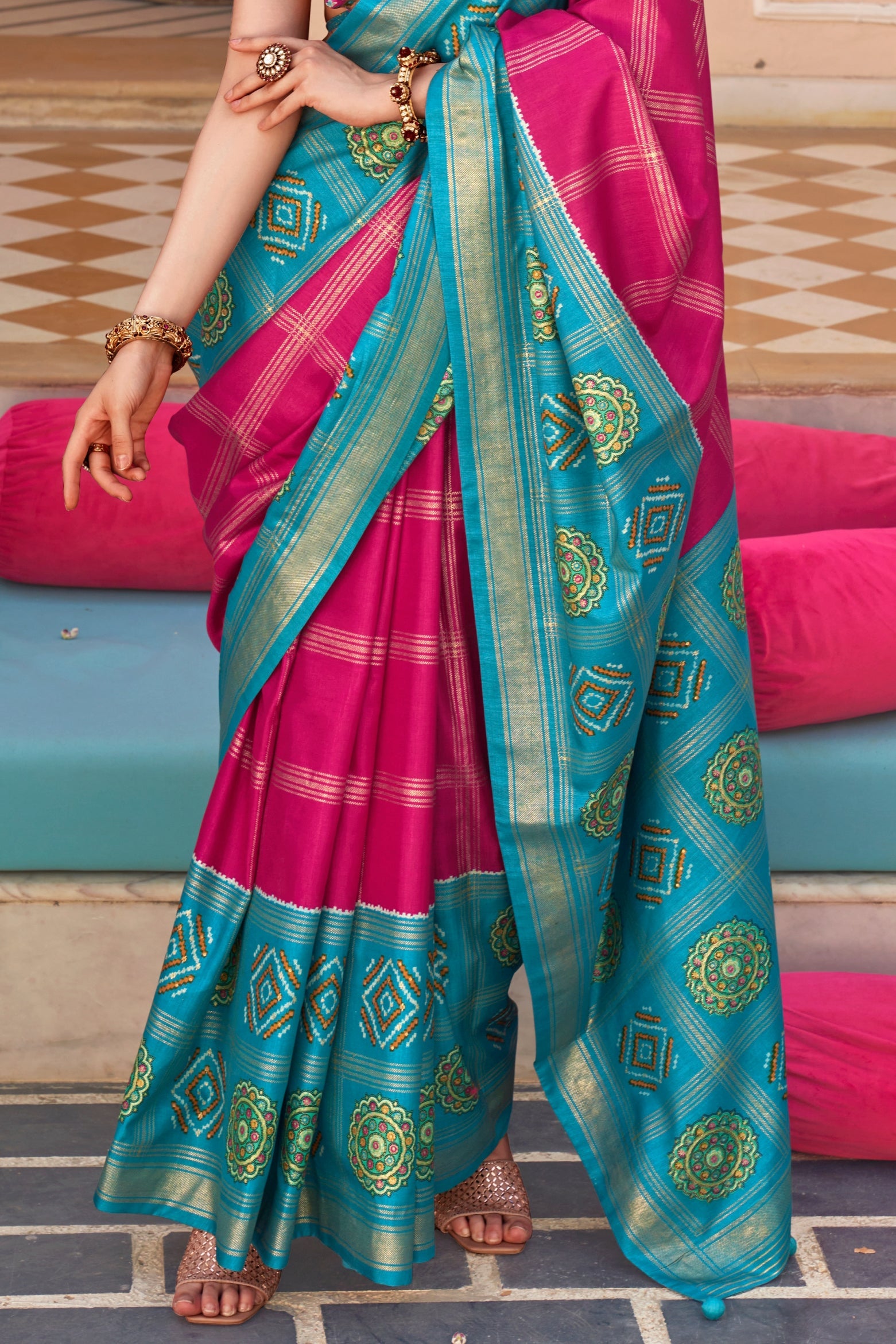 pink-silk-patola-saree-zb132029_4_SareeButa.com