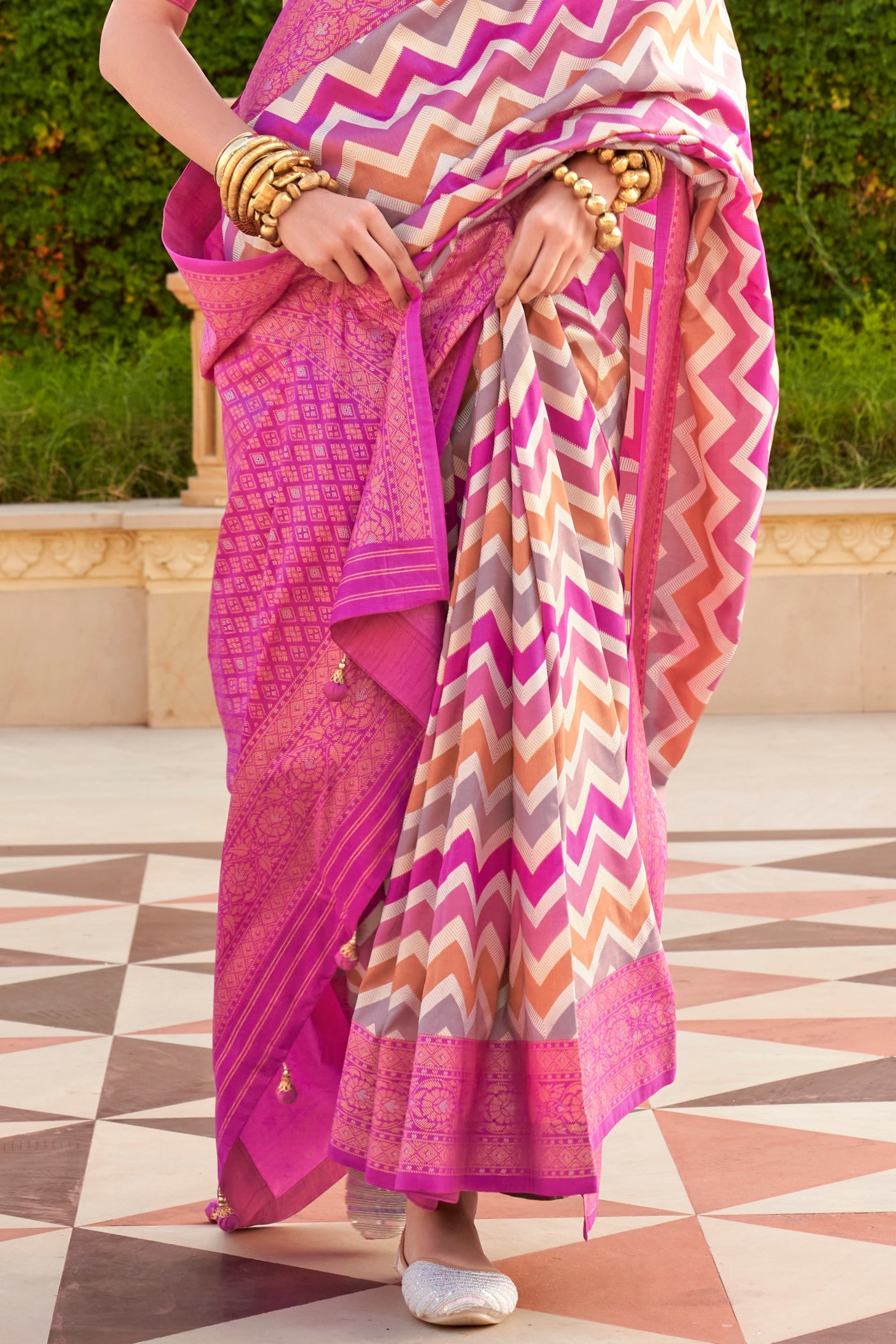 pink-viscose-silk-saree-zb132015_4_SareeButa.com