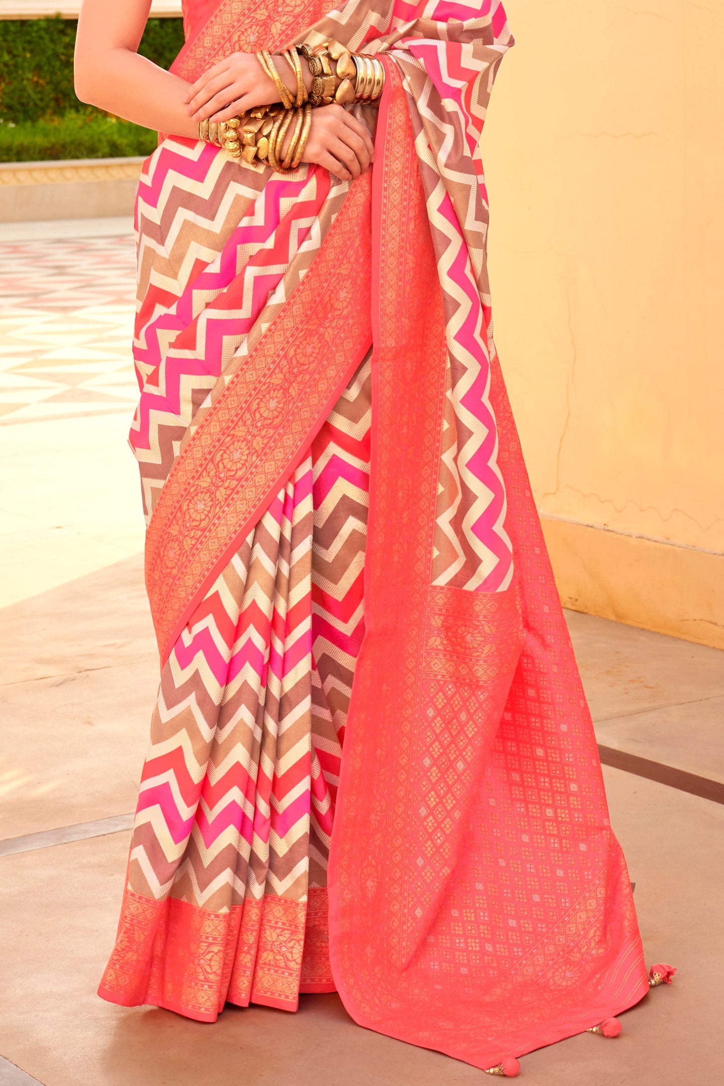 pink-viscose-silk-saree-zb132017_4_SareeButa.com