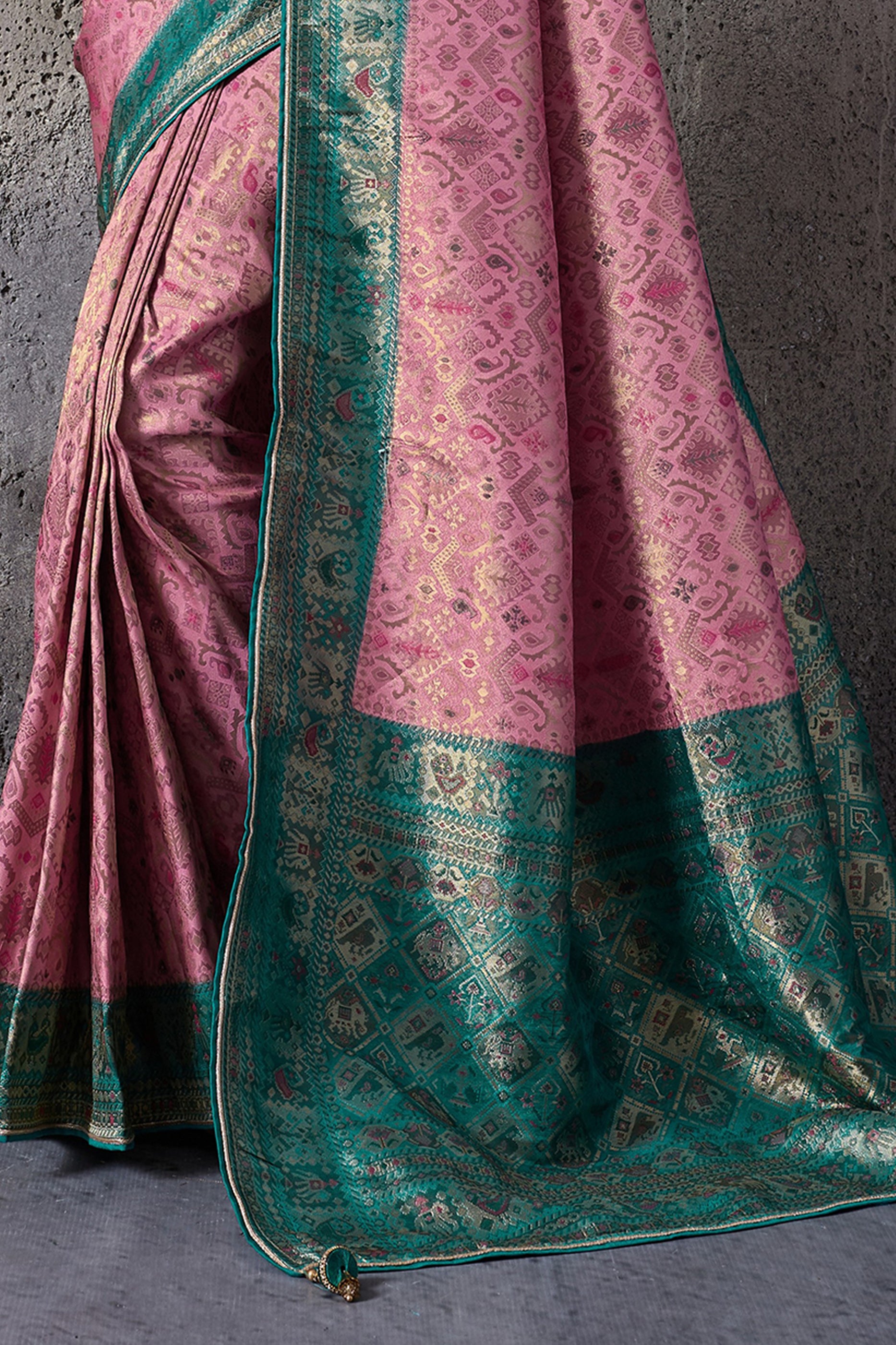 Pink Woven Kanjivaram Silk Saree-SAR12556_5_SareeButa.com