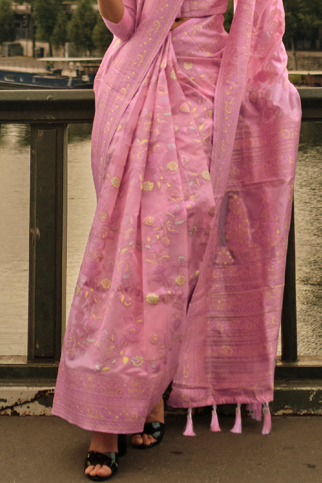 pink-woven-organza-saree-zb131980_3_SareeButa.com