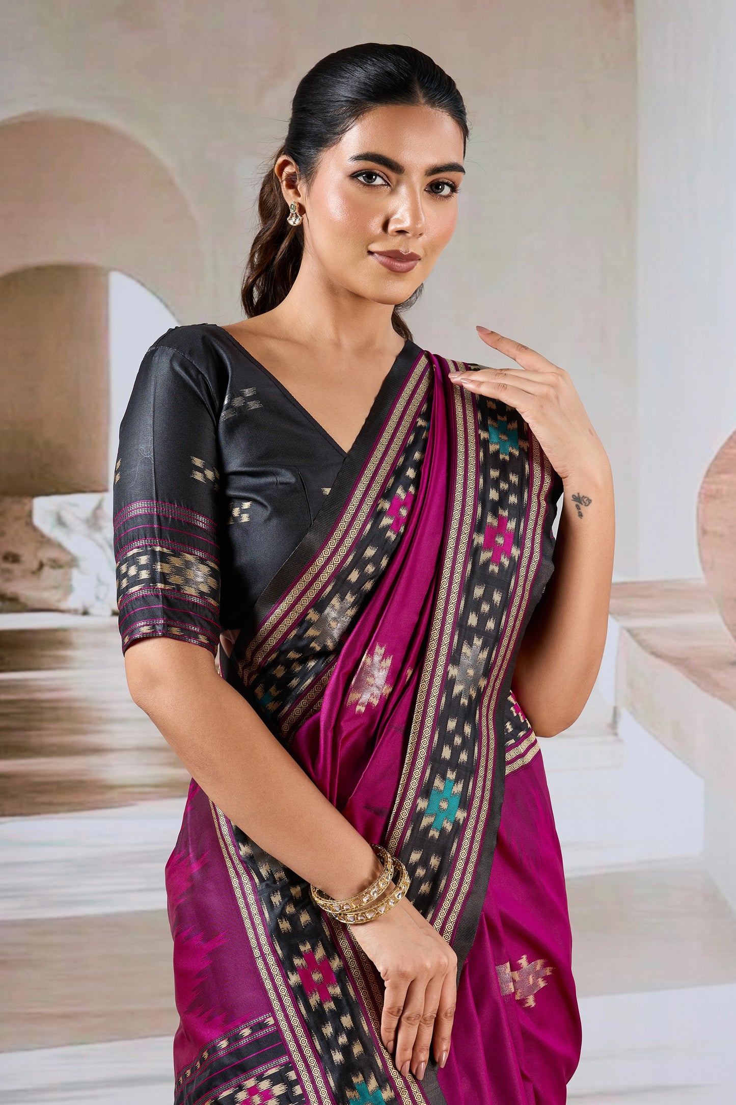 Pink Woven Patola Silk Saree-SAR12423_2_SareeButa.com