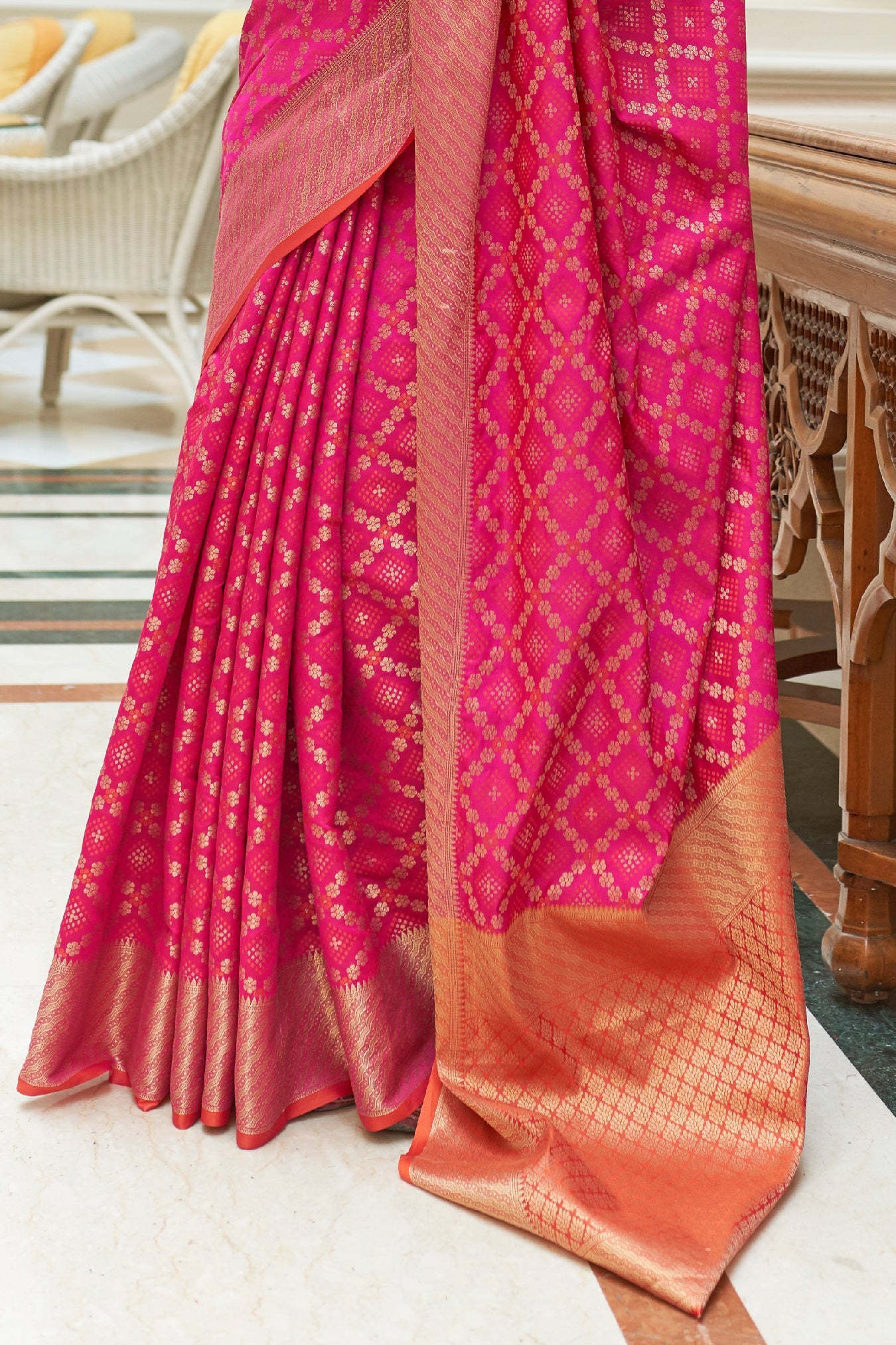 Pink Woven Patola Silk Saree-ZB133887_4_SareeButa.com