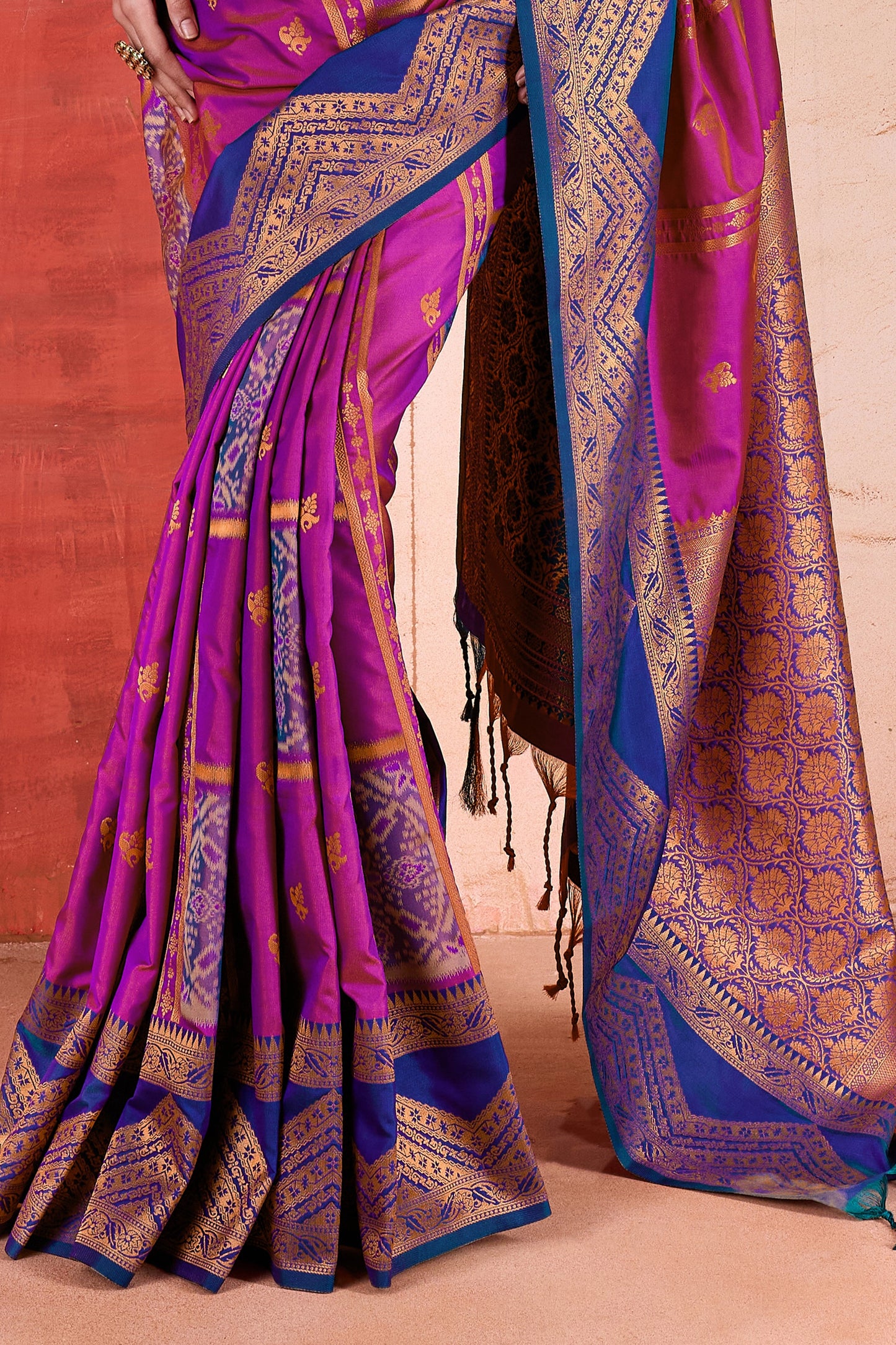 Pink Woven Silk Saree-SAR11956_5_SareeButa.com
