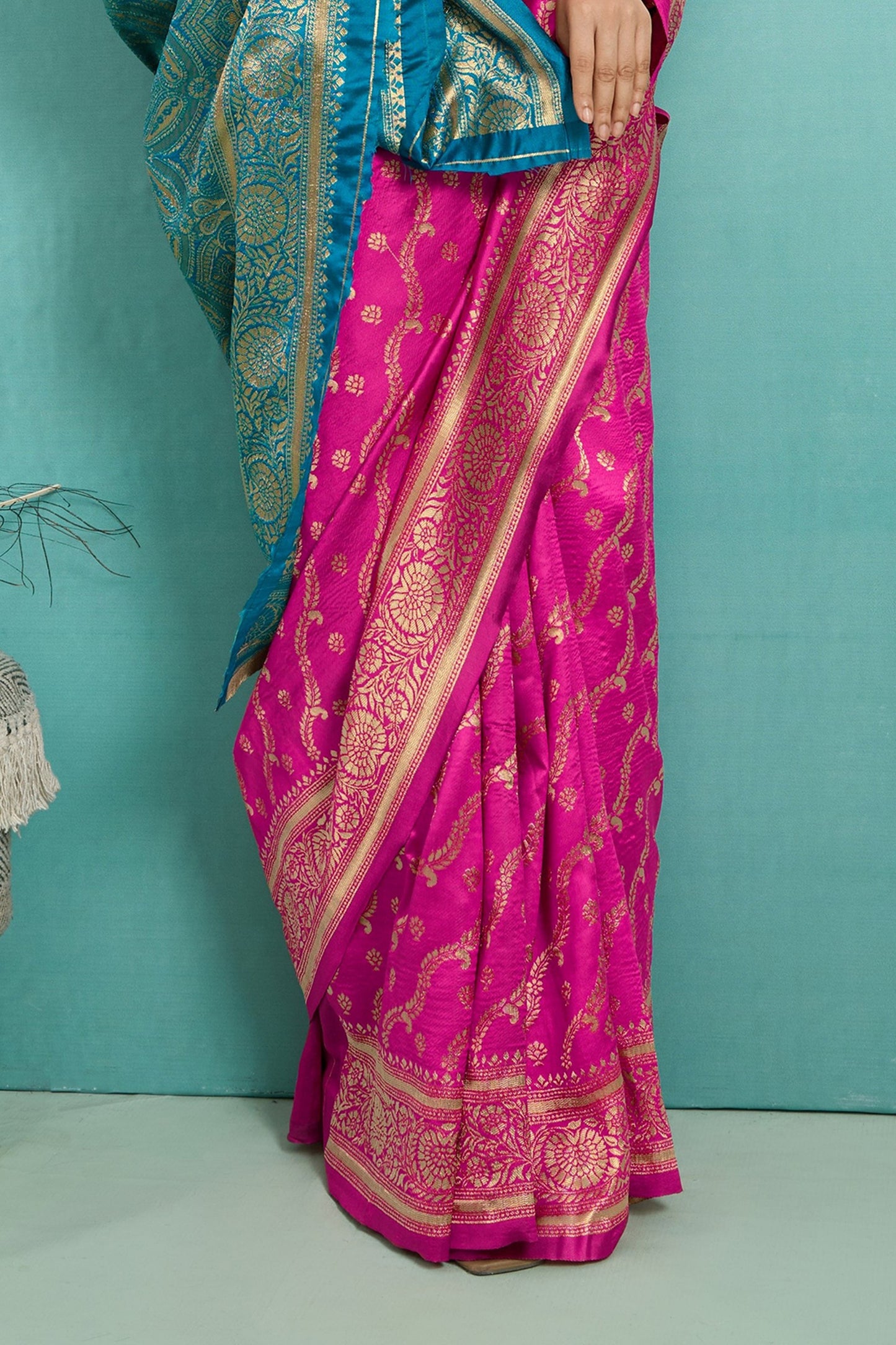 Pink Woven Silk Saree-SAR12514_4_SareeButa.com