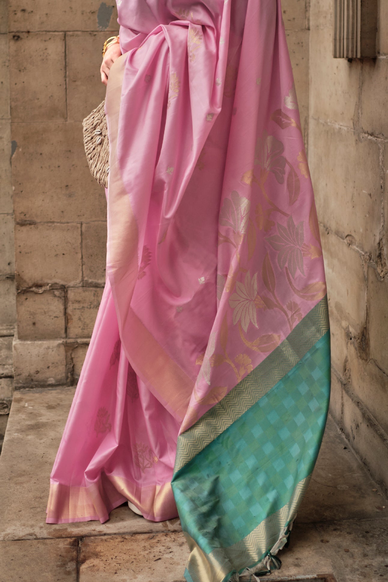 pink-woven-silk-saree-zb132010_3_SareeButa.com