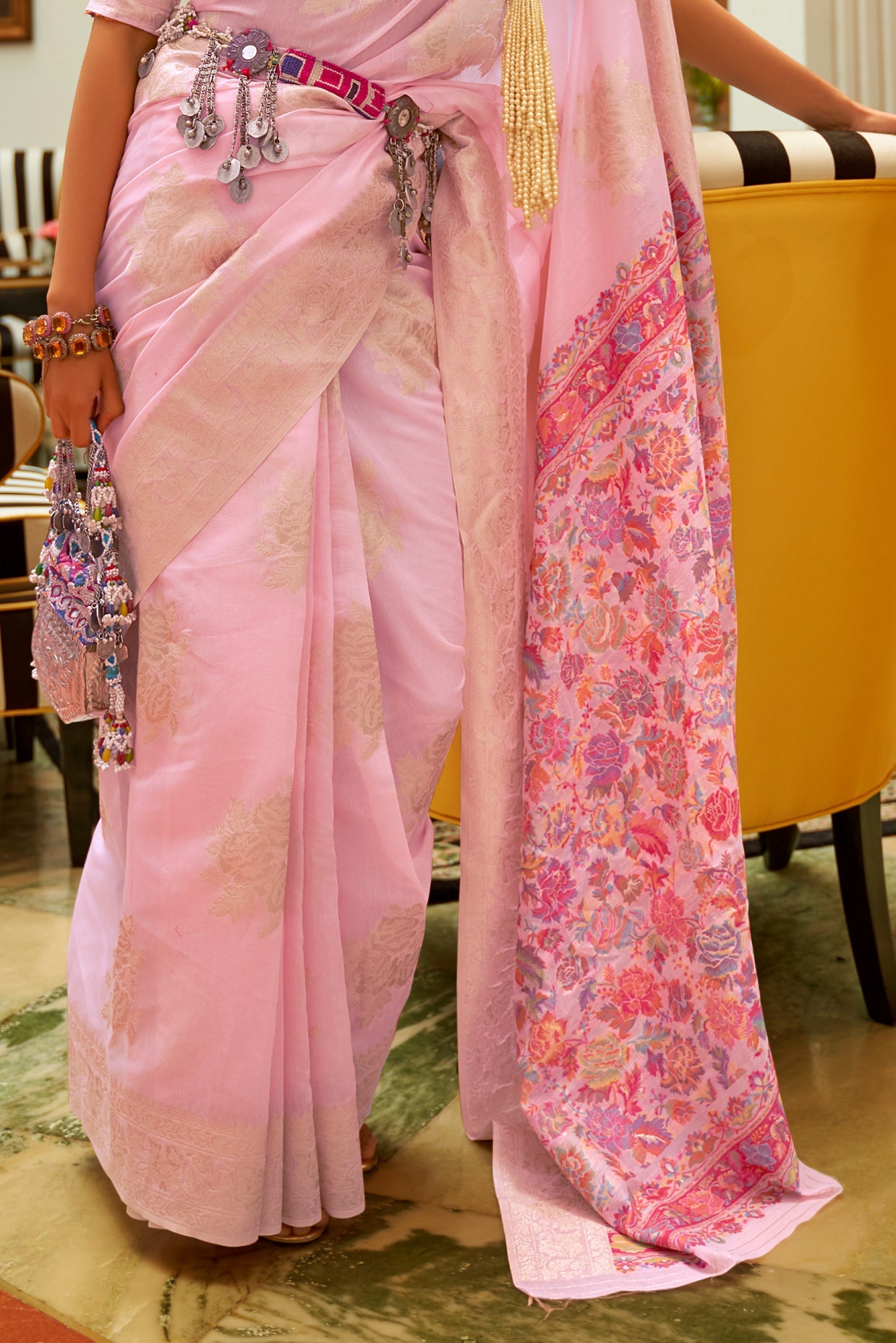 pink-woven-silk-saree-zb132524_4_SareeButa.com