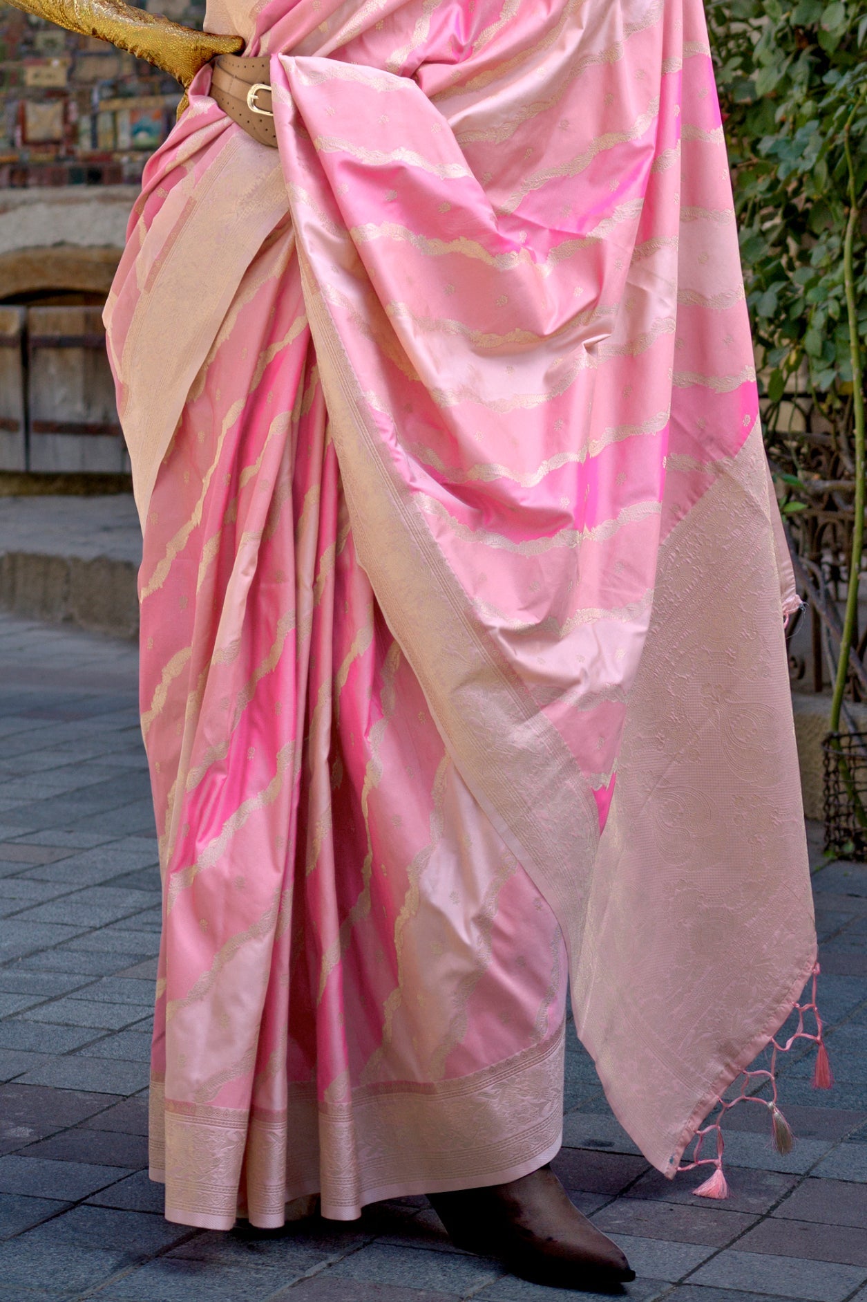 pink-woven-silk-saree-zb132669_4_SareeButa.com