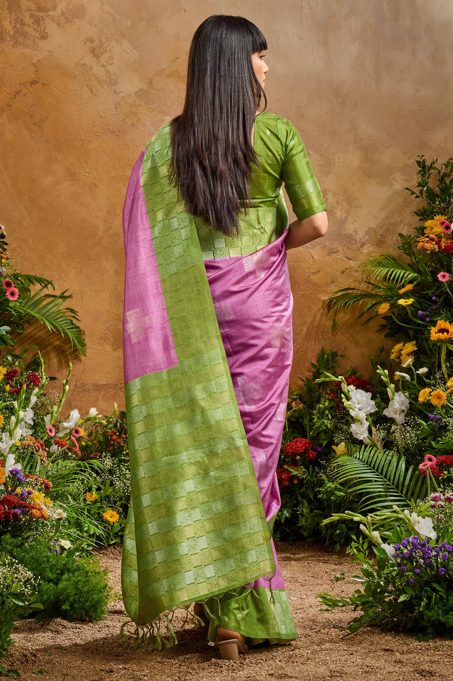 Pink Woven Silk Saree
-SAR11926_3_SareeButa.com