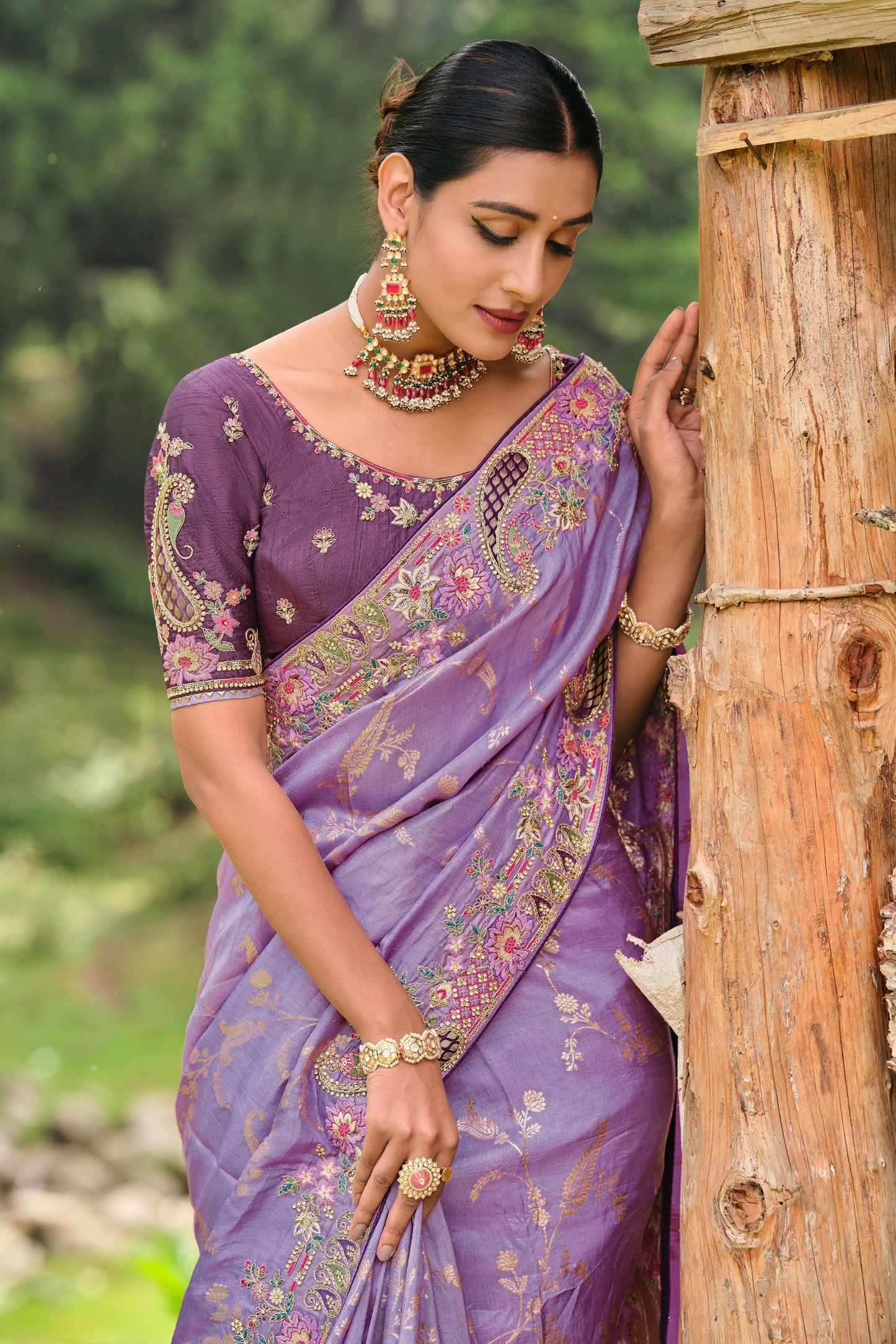 purple-embroidered-banarasi-silk-saree-zb130877_2_SareeButa.com