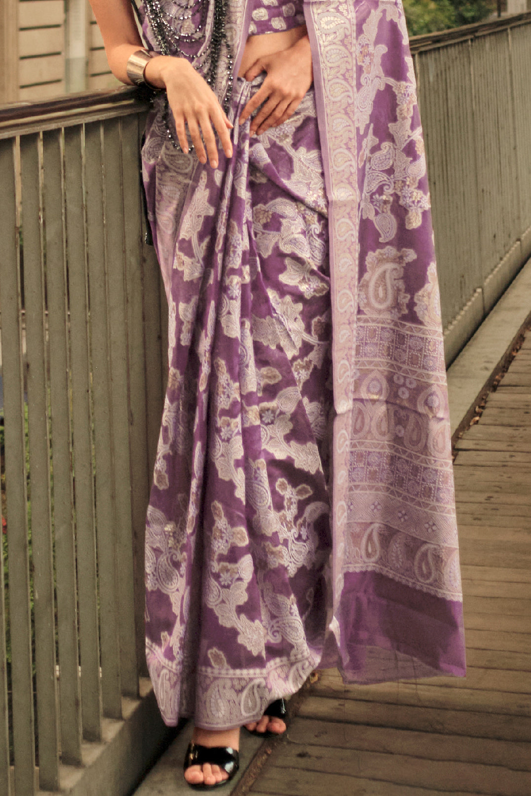 purple-organza-lucknowi-saree-zb131985_4_SareeButa.com