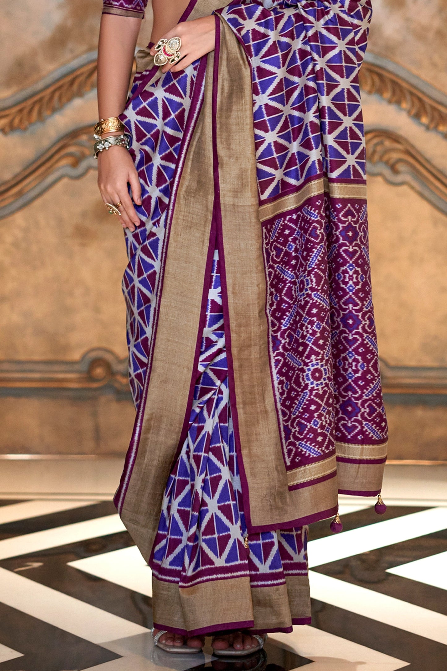 Purple Printed Patola Silk Saree-SAR11265_4_SareeButa.com