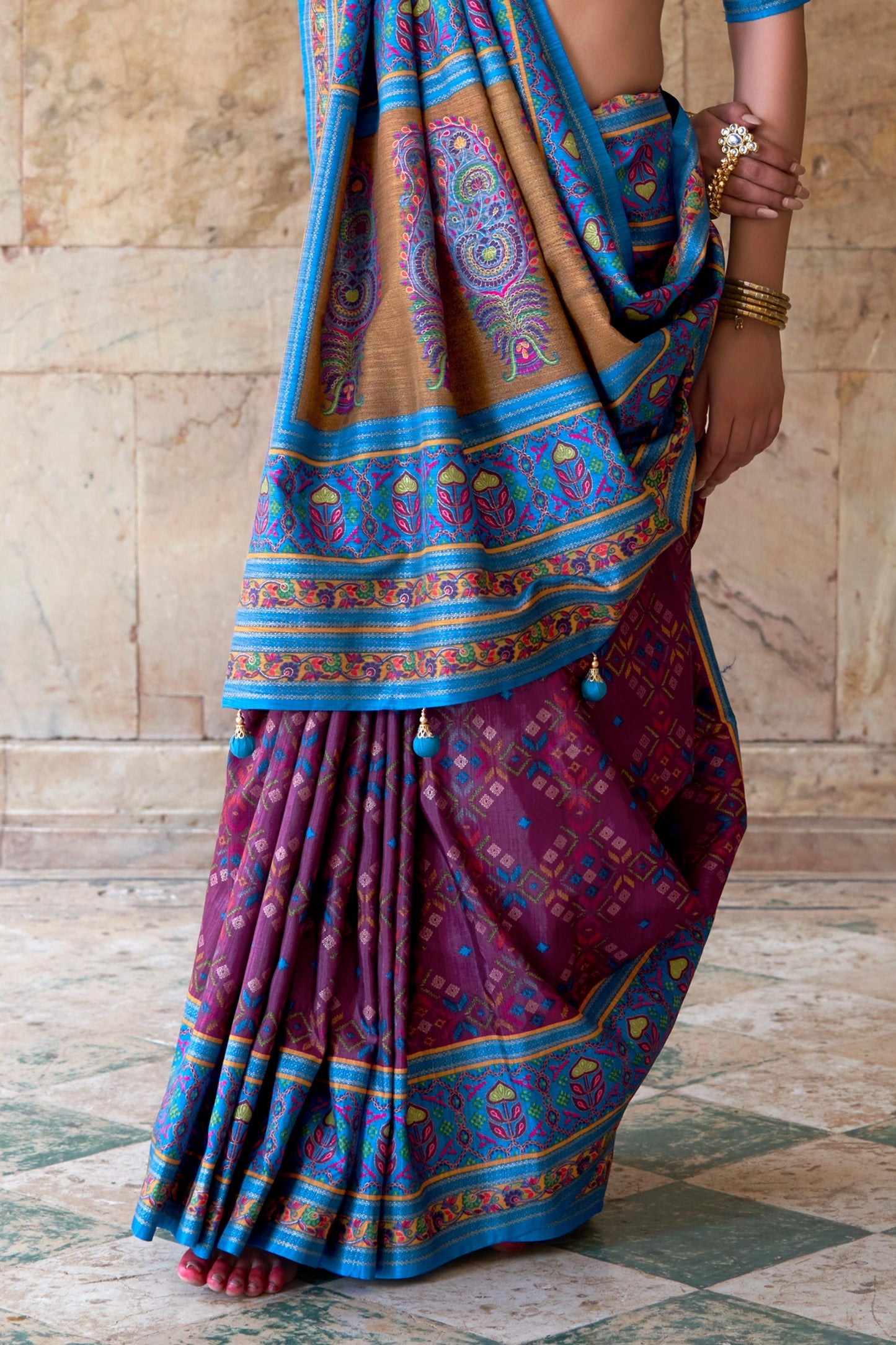 Purple Printed Patola Silk Saree-SAR11295_4_SareeButa.com