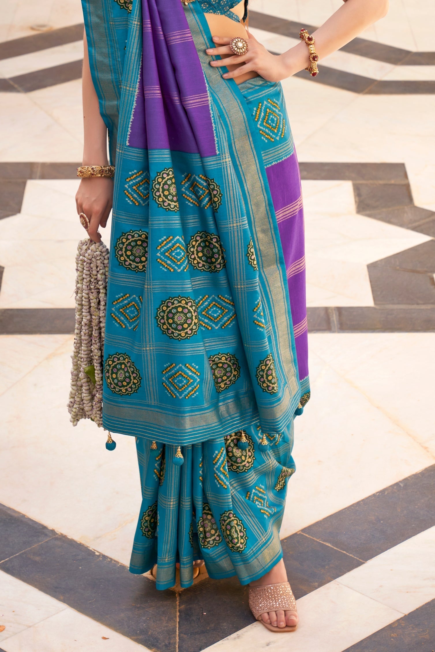 purple-silk-patola-saree-zb132026_4_SareeButa.com