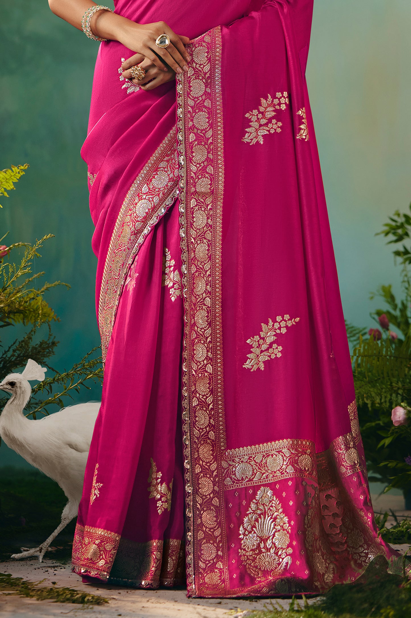 rani-pink-woven-viscose-silk-banarasi-saree-sar10571_6_Sareebuta.com