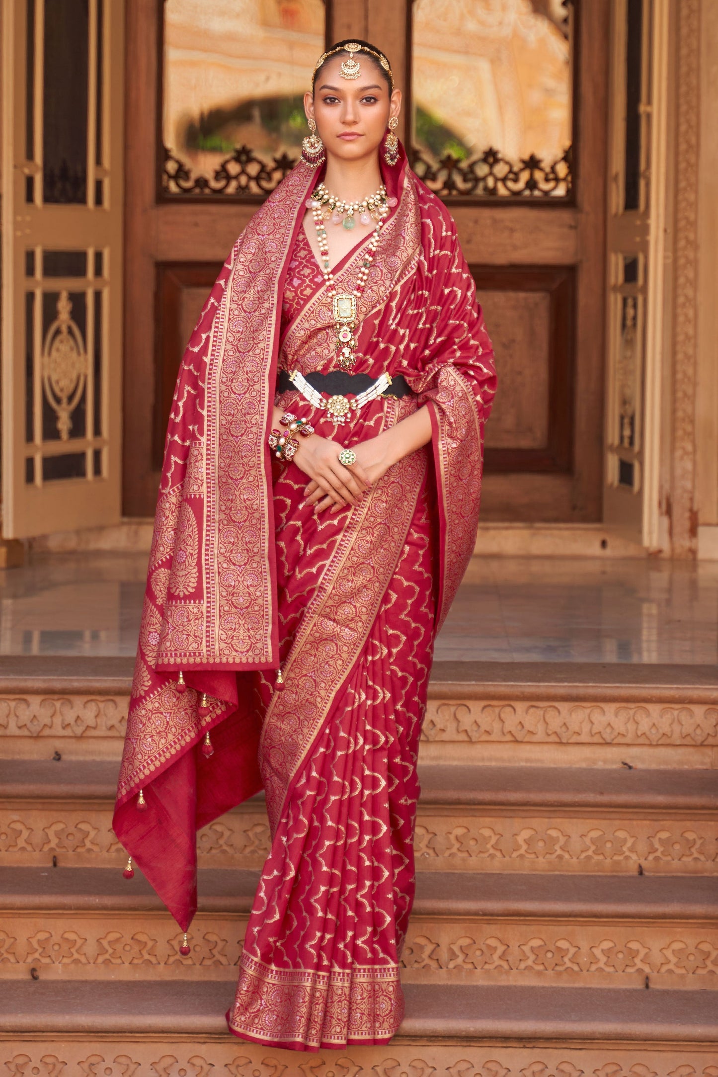 red-banarasi-silk-saree-zb130832_2_SareeButa.com