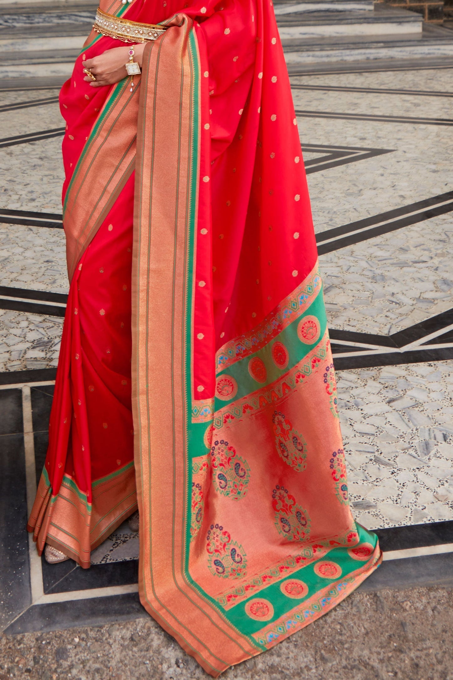 red-paithani-saree-zb131935_3_SareeButa.com