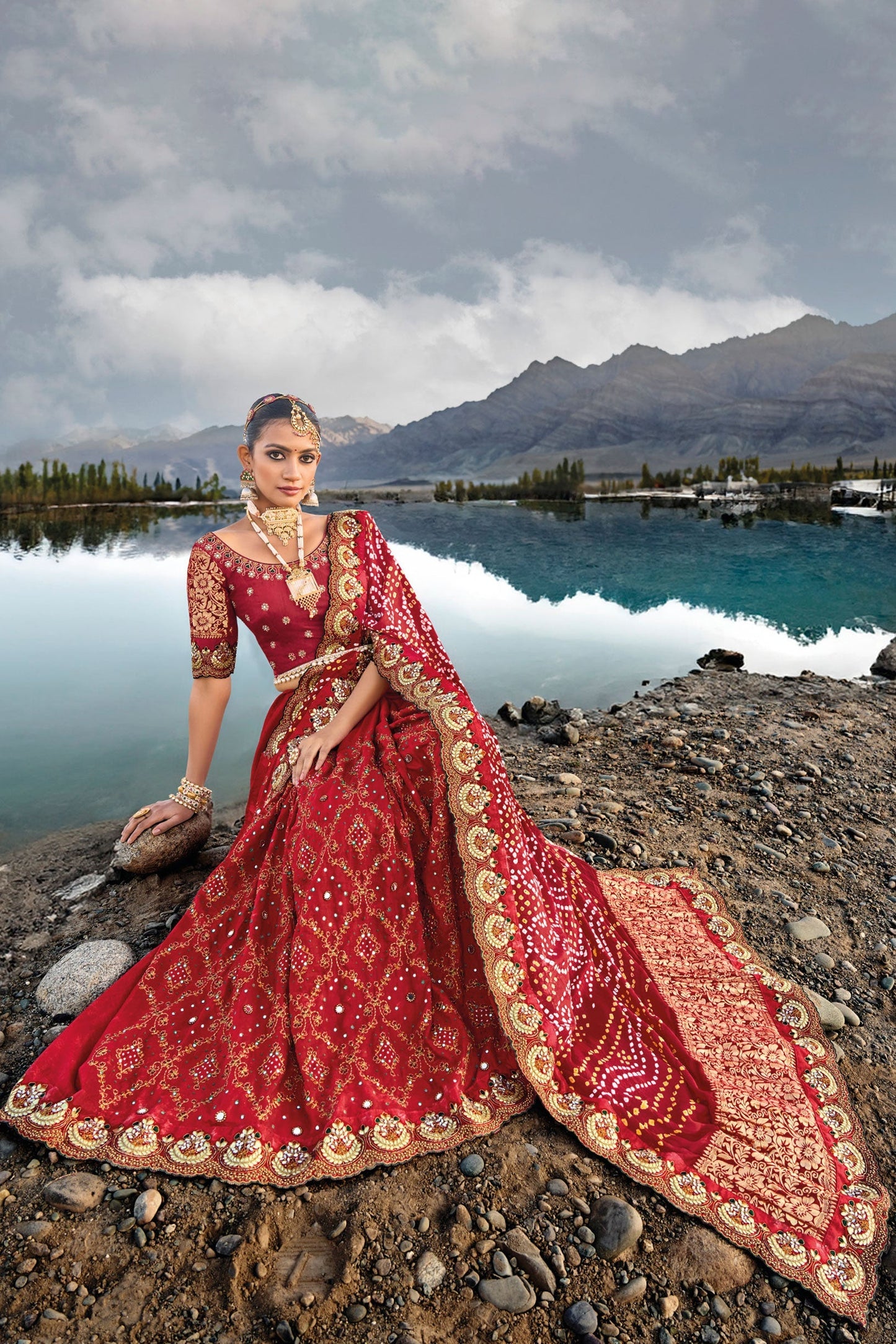 red-pure-gaji-bandhej-saree-zb130770_3_SareeButa.com