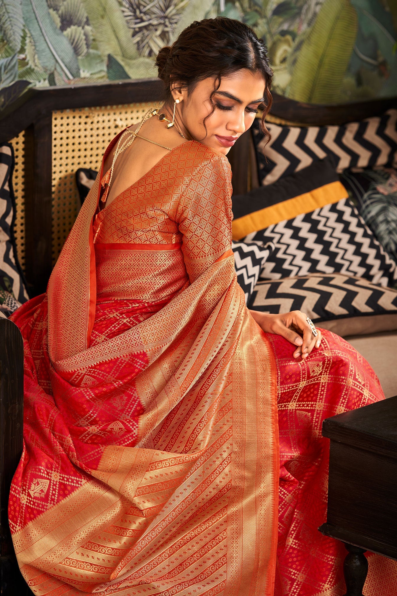 red-woven-patola-silk-saree-zb130644_2_SareeButa.com