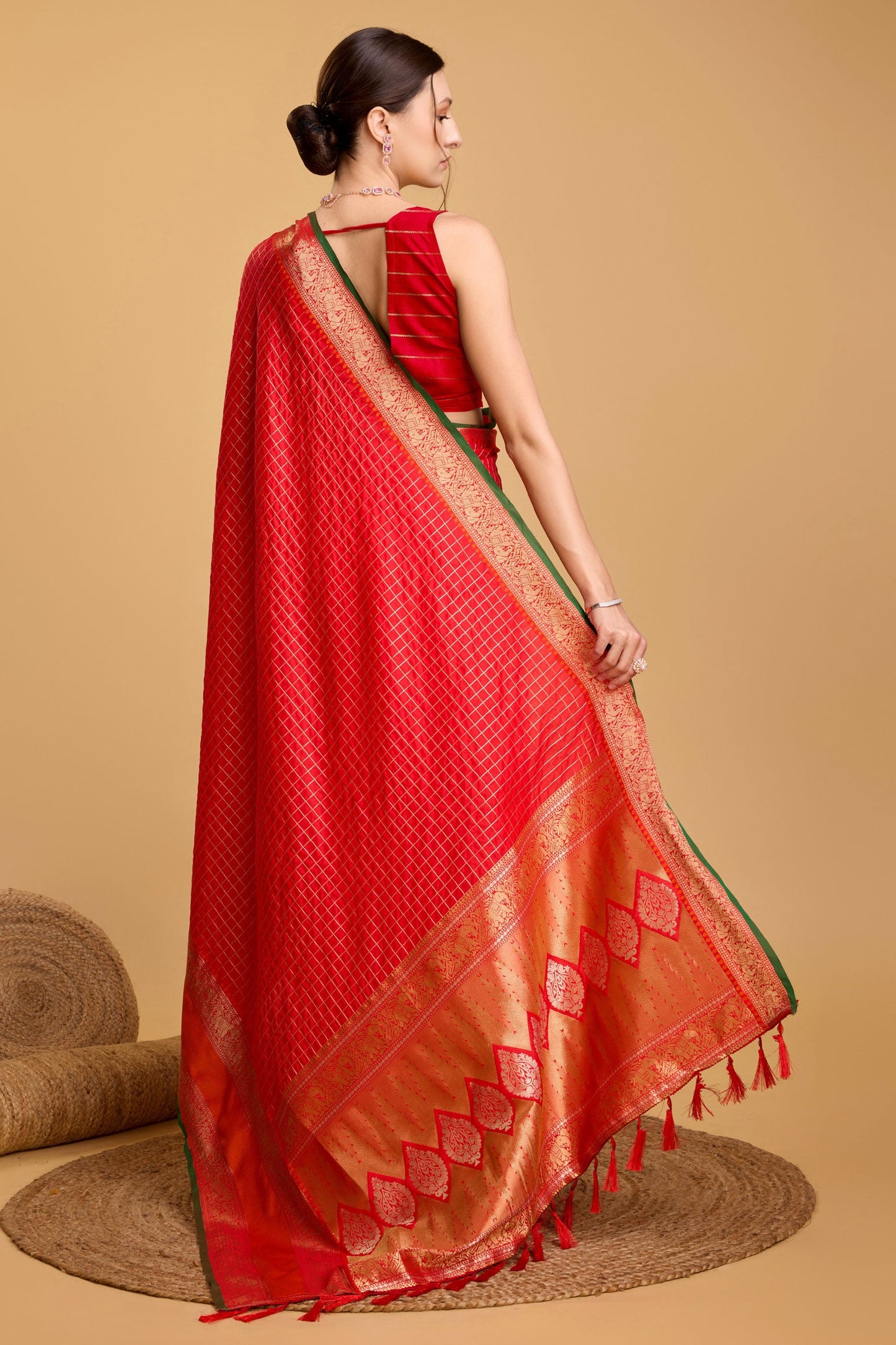 red-woven-silk-saree-zb130516_3_SareeButa.com