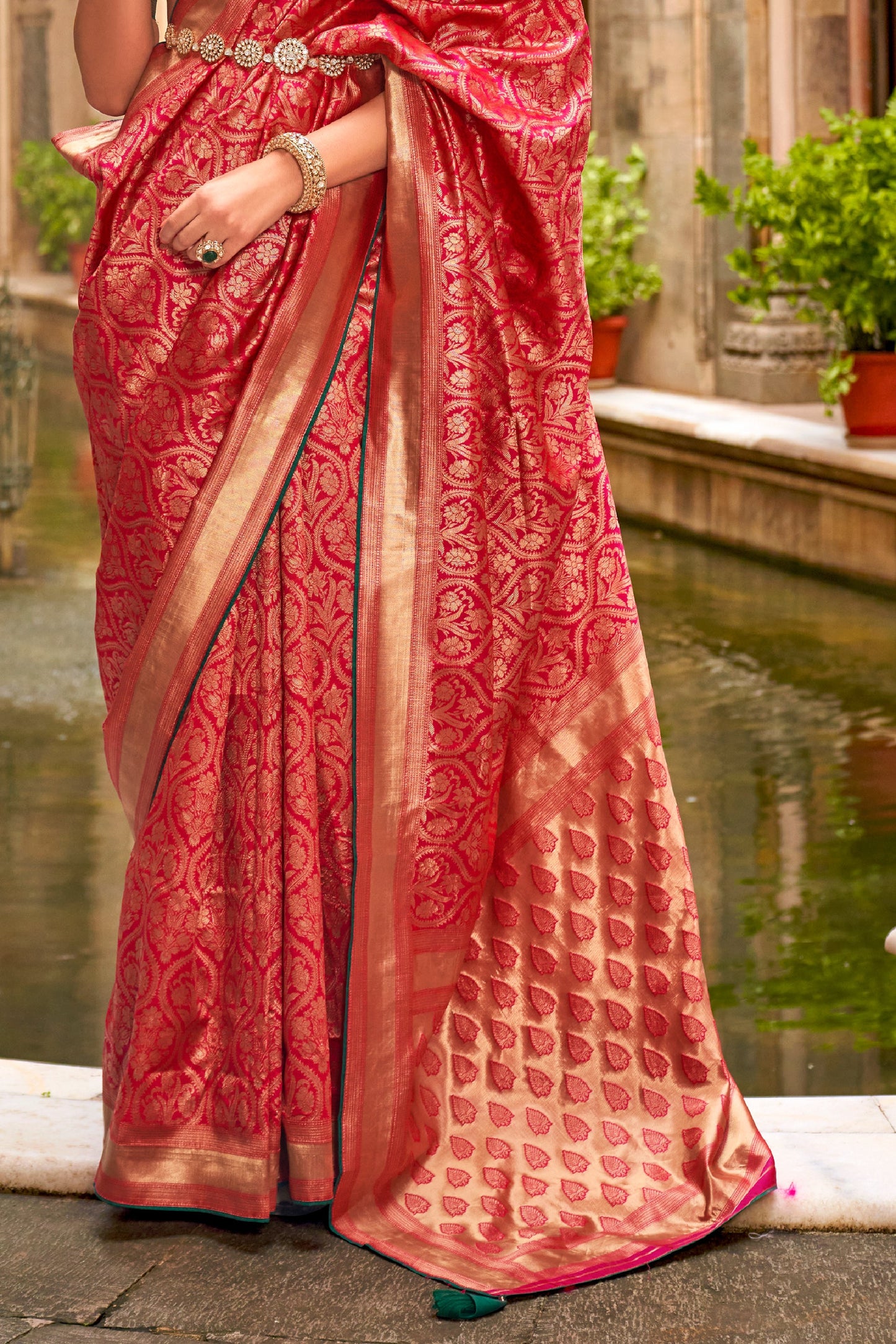 red-printed-silk-saree-zb132490_4_SareeButa.com