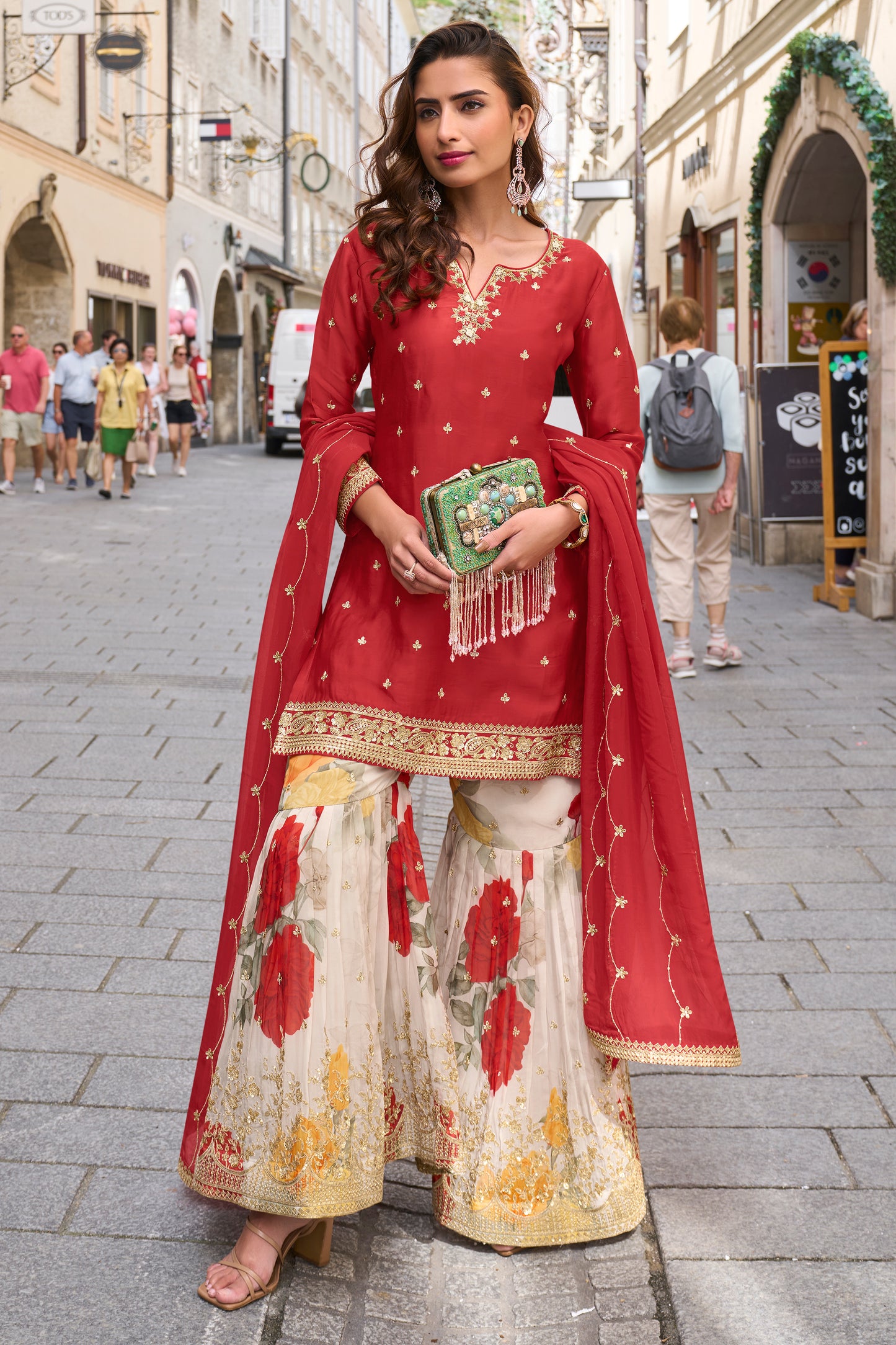 red-readymade-embroidered-chinon-suit-ss722_1_Sareebuta.com