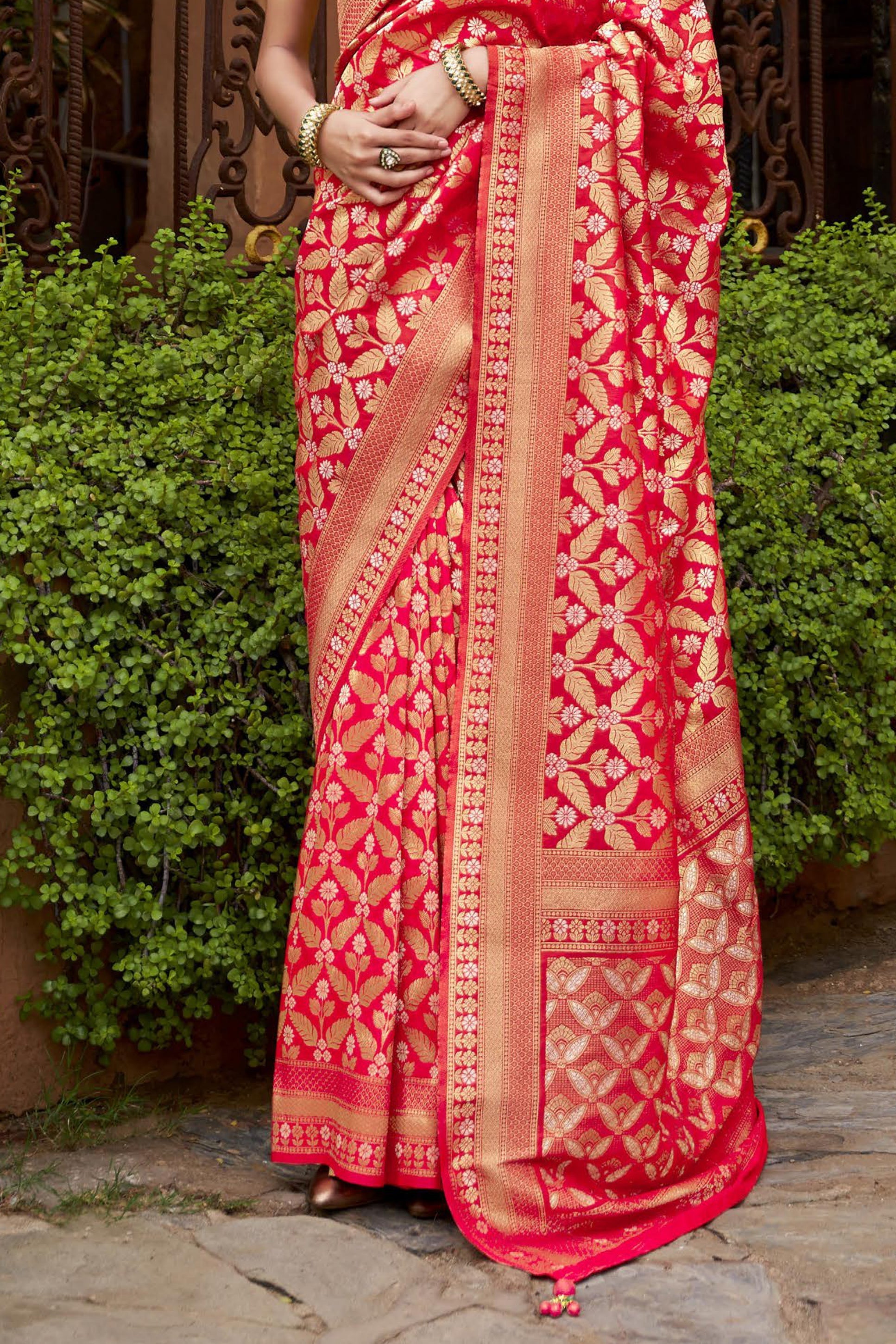 Red Woven Banarasi Saree-ZB133393_3_SareeButa.com