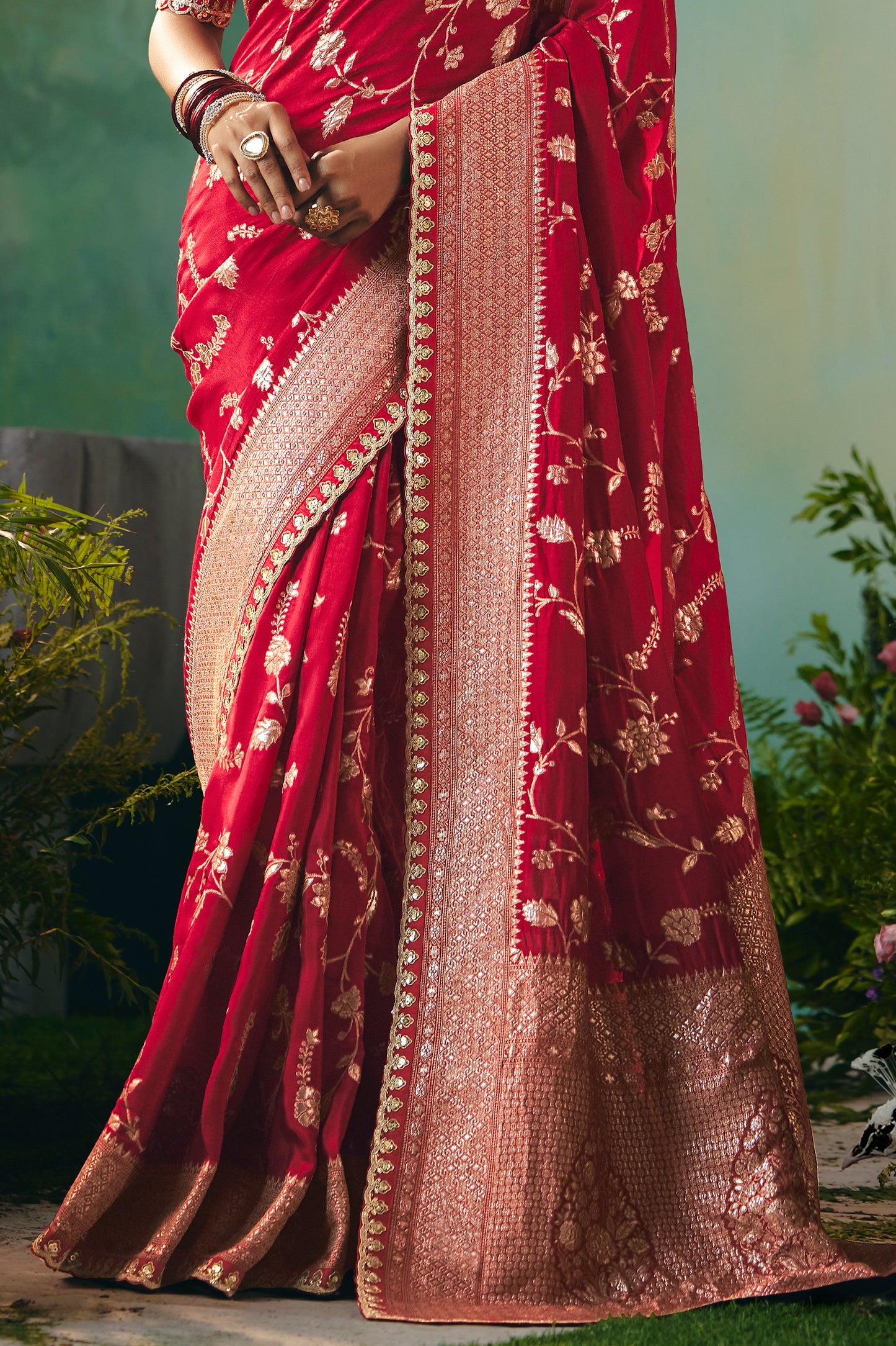 red-woven-viscose-silk-banarasi-saree-sar10580_6_Sareebuta.com
