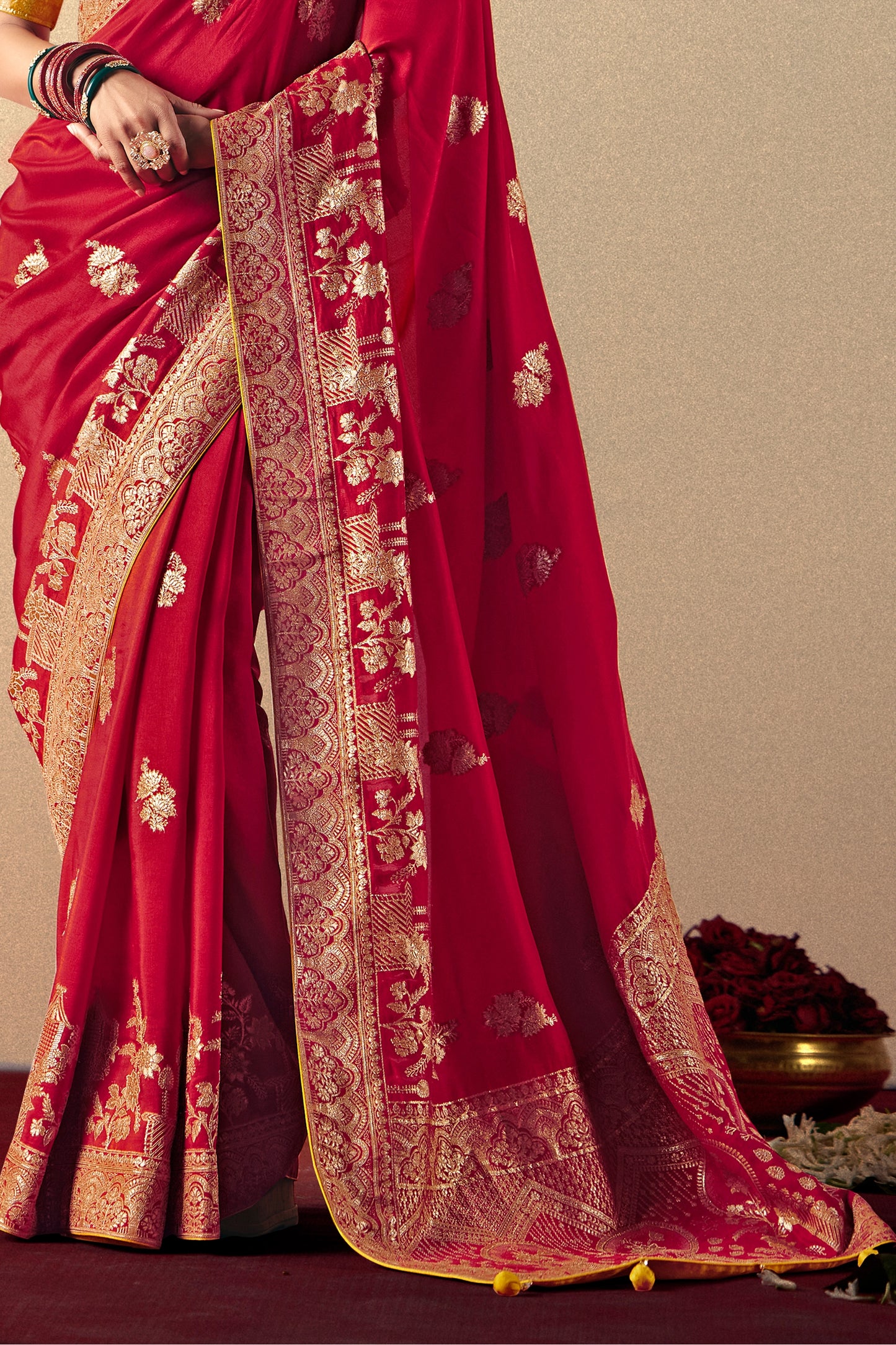 red-woven-viscose-silk-saree-with-brocade-blouse-sar10254_6_Sareebuta.com