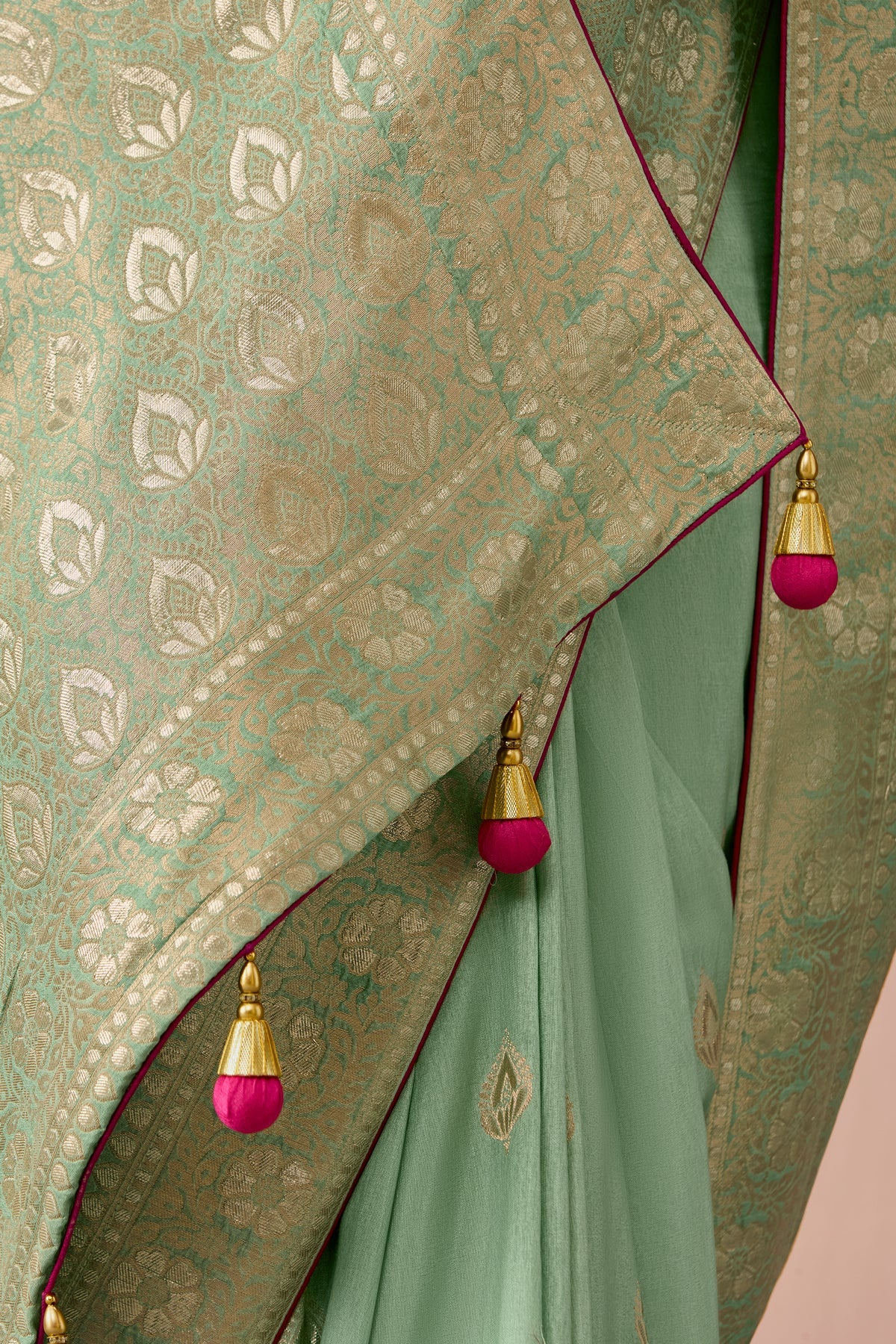 sea-green-woven-silk-saree-zb132865_4_SareeButa.com