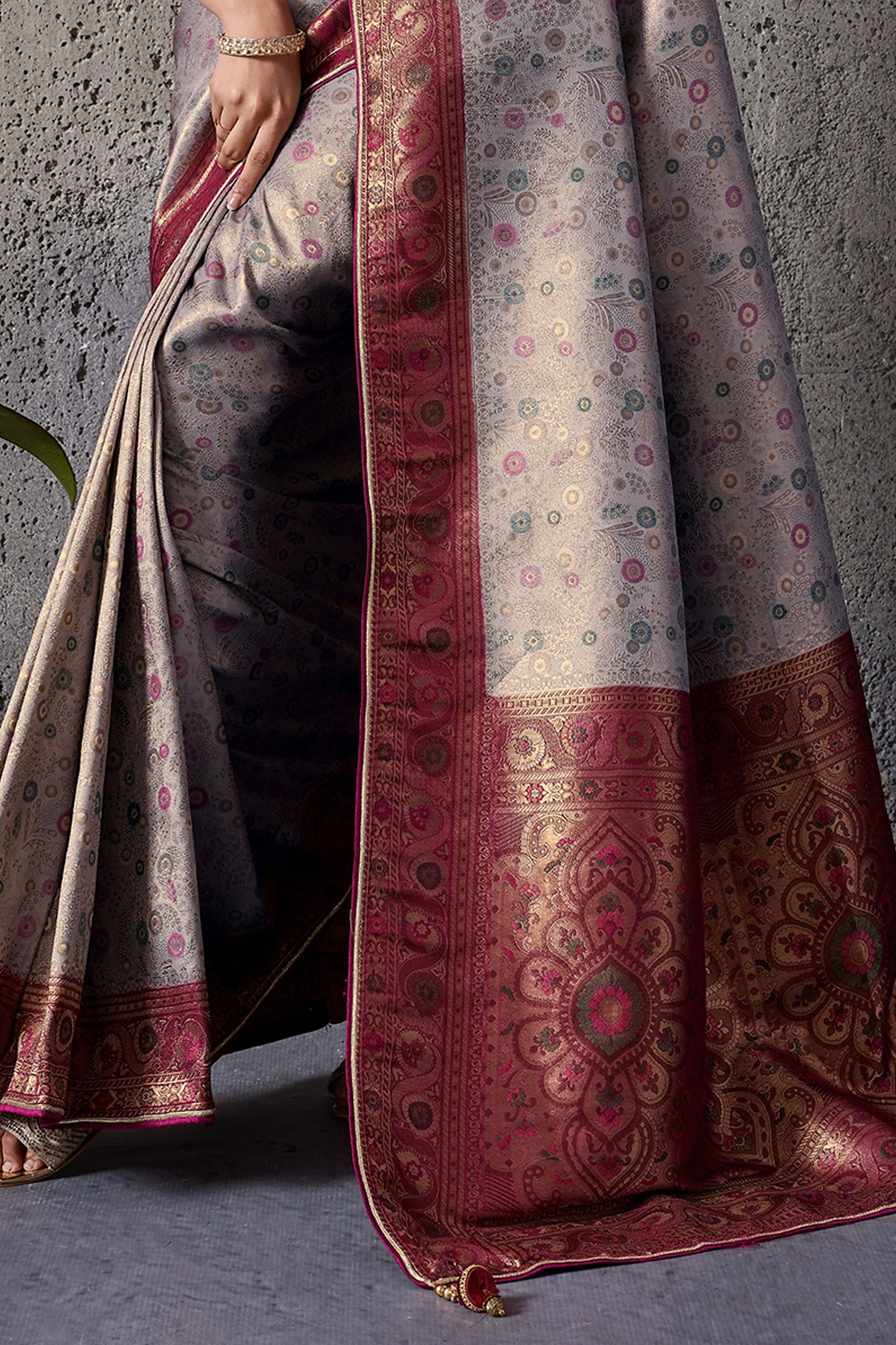 Silver Grey Woven Kanjivaram Silk Saree-SAR12554_5_SareeButa.com