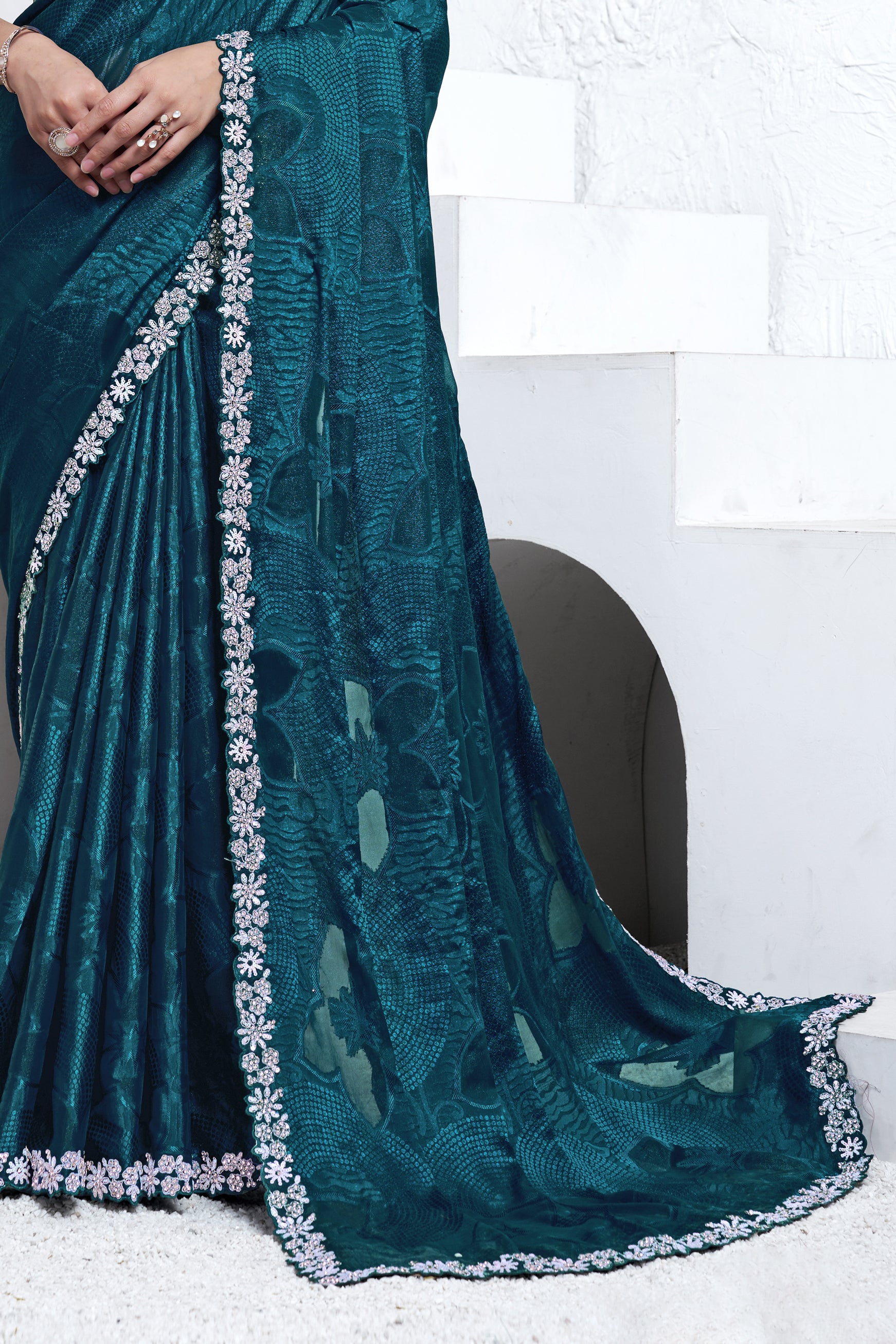 teal-embroidered-georgette-saree-zb133726_4_Sareebuta.com