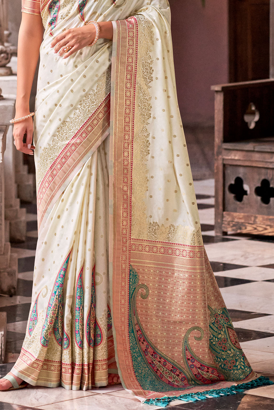 White Silk Saree-ZB133134_3_SareeButa.Com