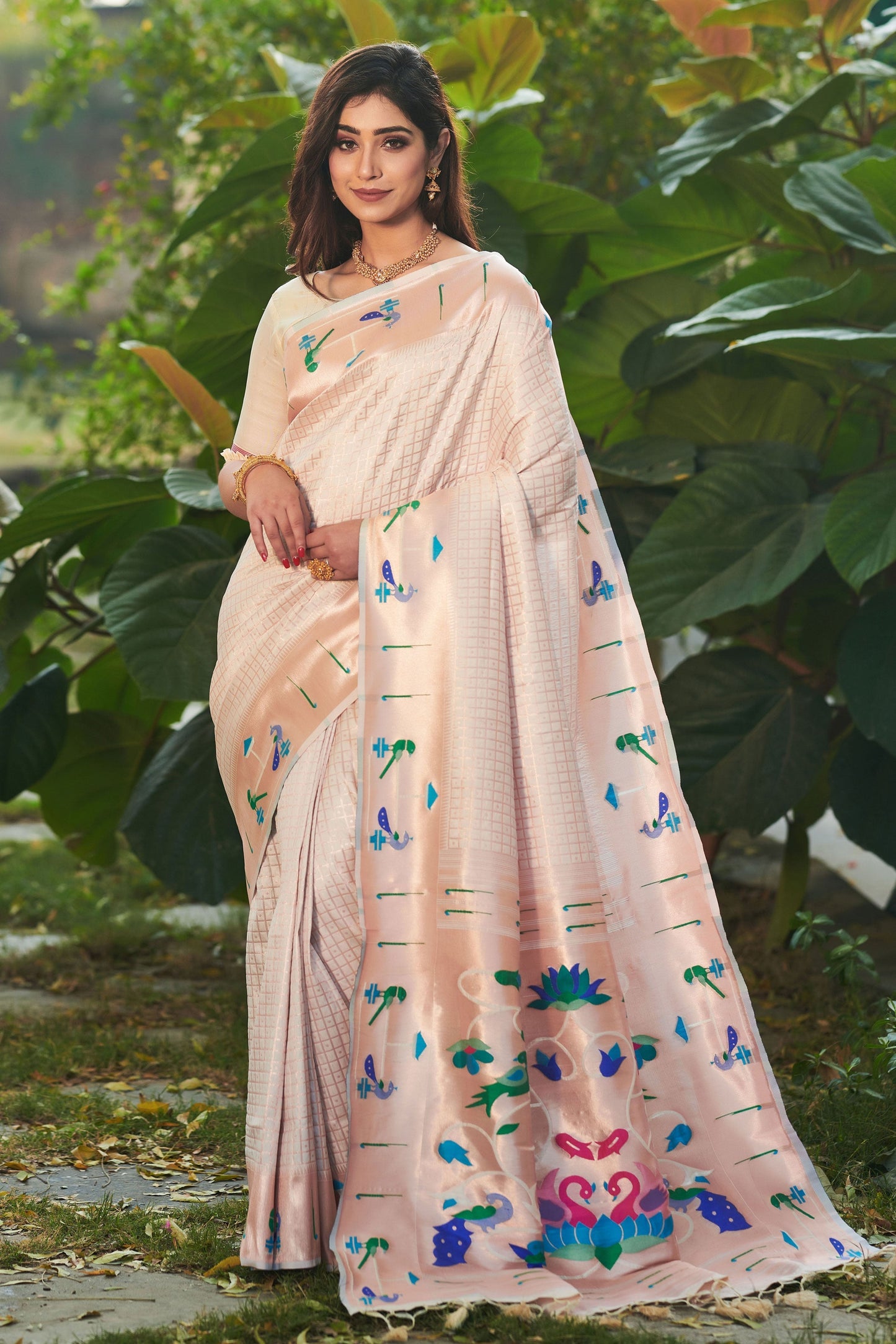 white-woven-paithani-silk-saree-zb131509_1_SareeButa.com