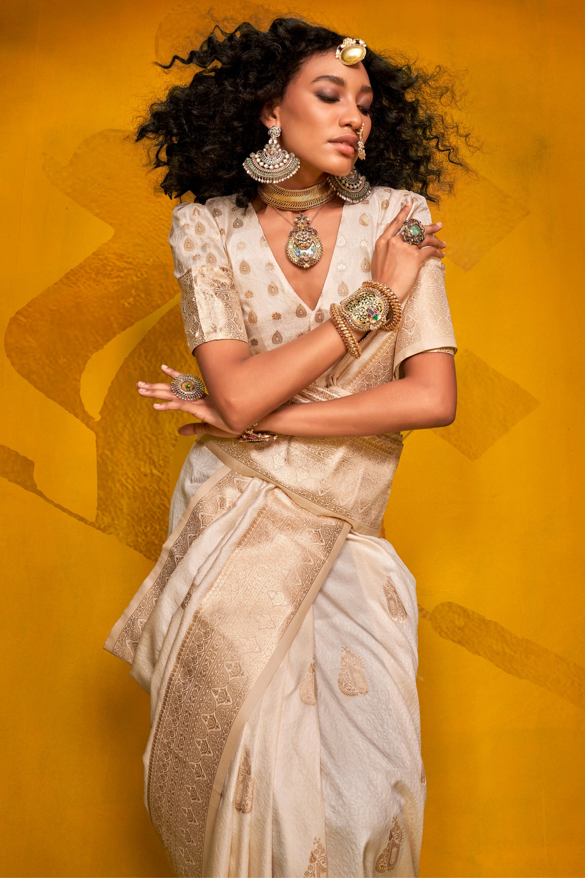 White 2-Tone Zari Weaving Silk Saree-ZB134058_3_SareeButa.com