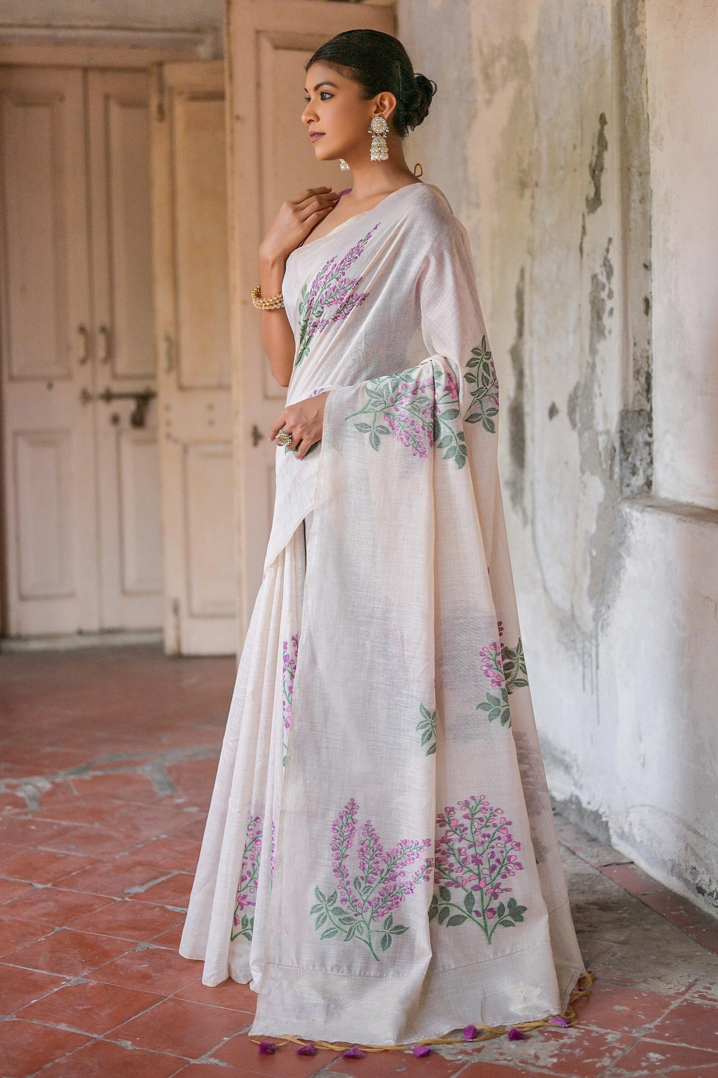 white-printed-muga-cotton-saree-zb130484_3_SareeButa.com