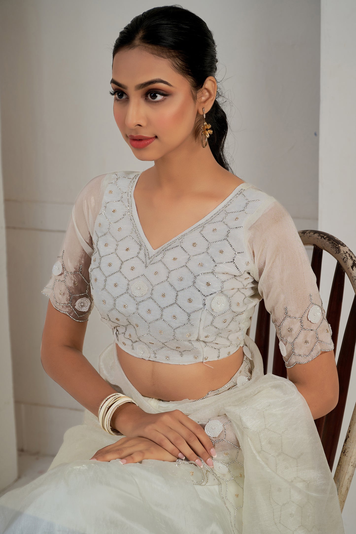 white-stone-work-organza-saree-zb133472_4_Sareebuta.com