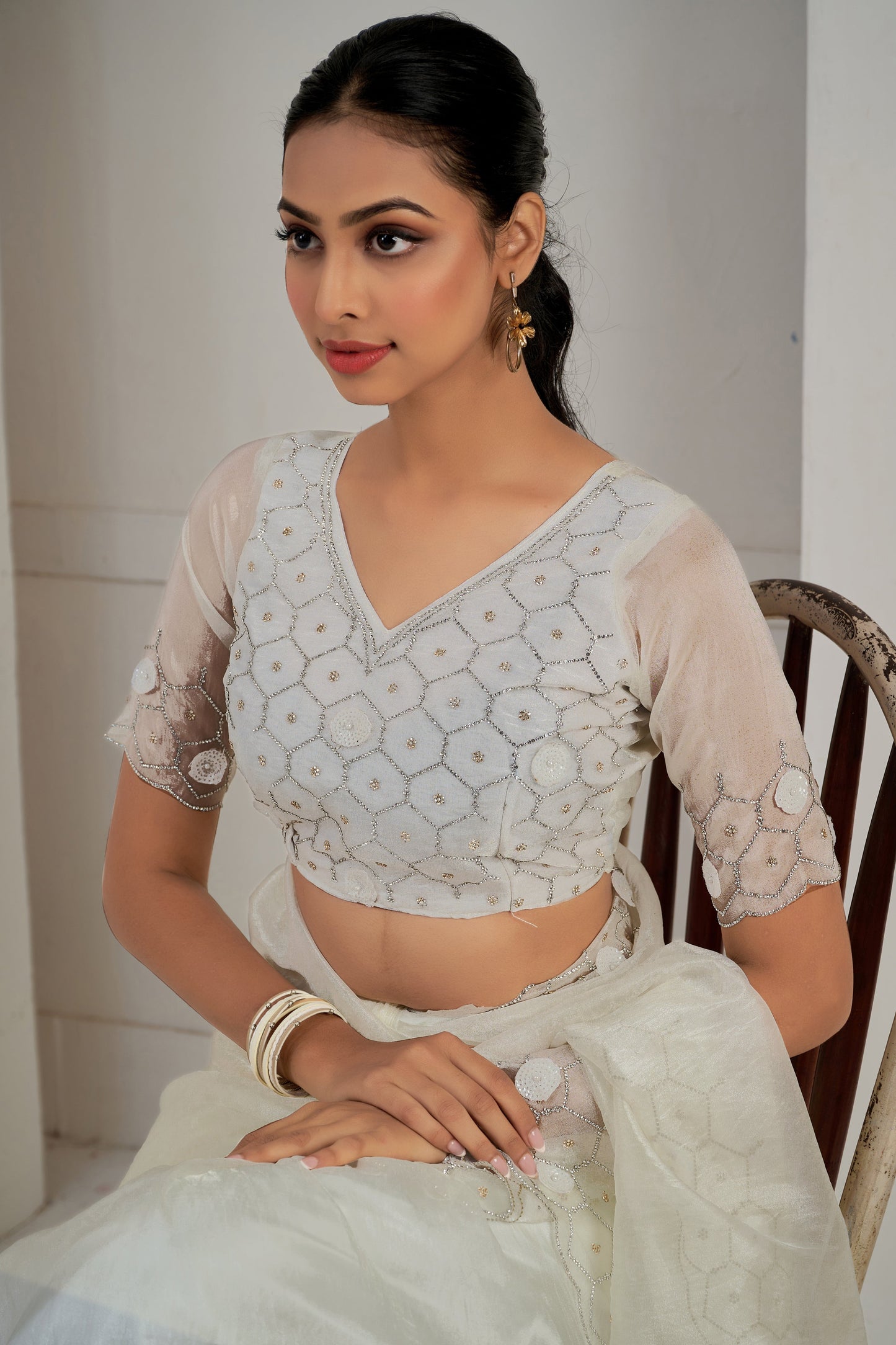 white-stone-work-organza-saree-zb133472_8_Sareebuta.com