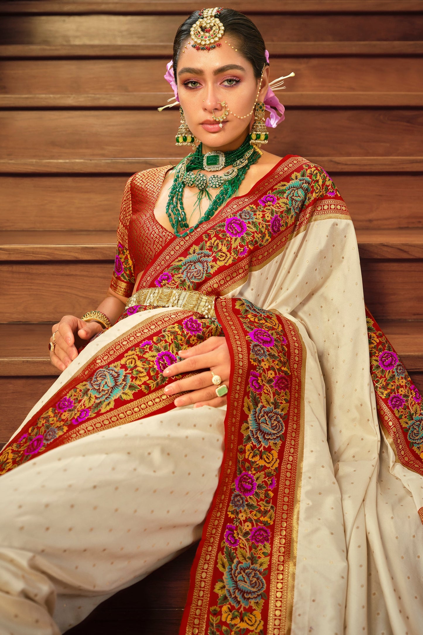 White Woven Banarasi Saree-ZB133628_4_SareeButa.com