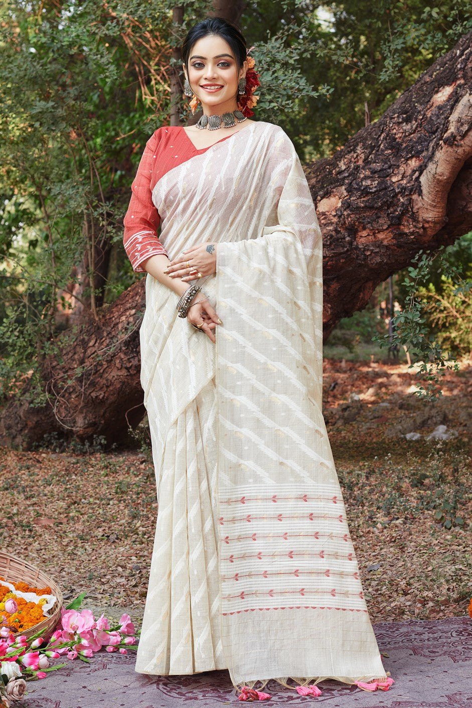 white-woven-cotton-saree-zb131277_1_SareeButa.com