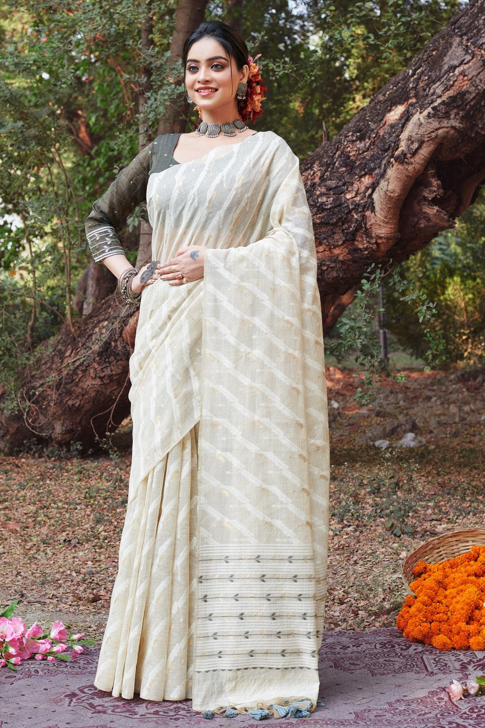 White Woven Cotton Saree-ZB131280_1