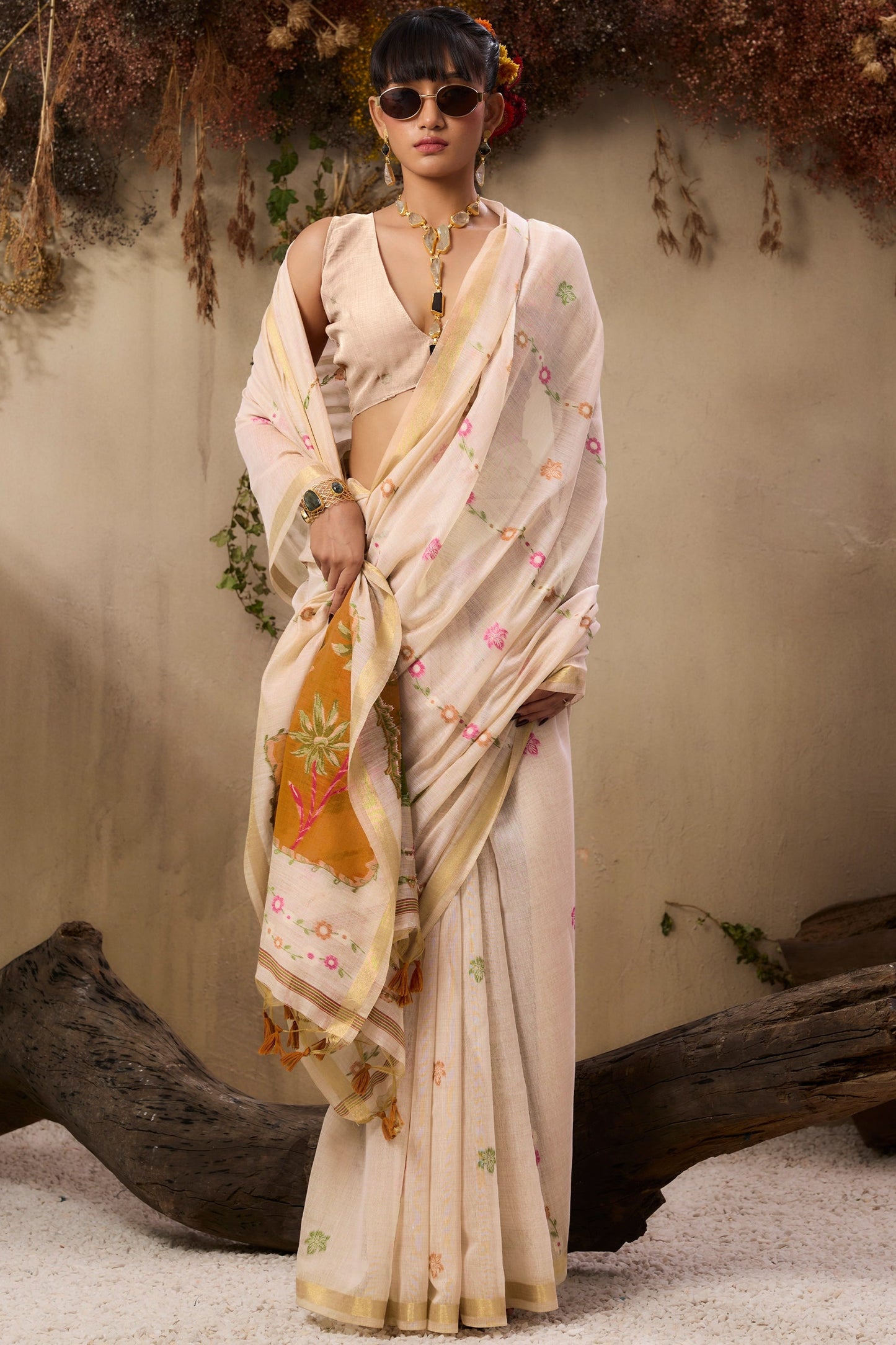 White Woven Munga Cotton Saree-SAR11229_3_SareeButa.com